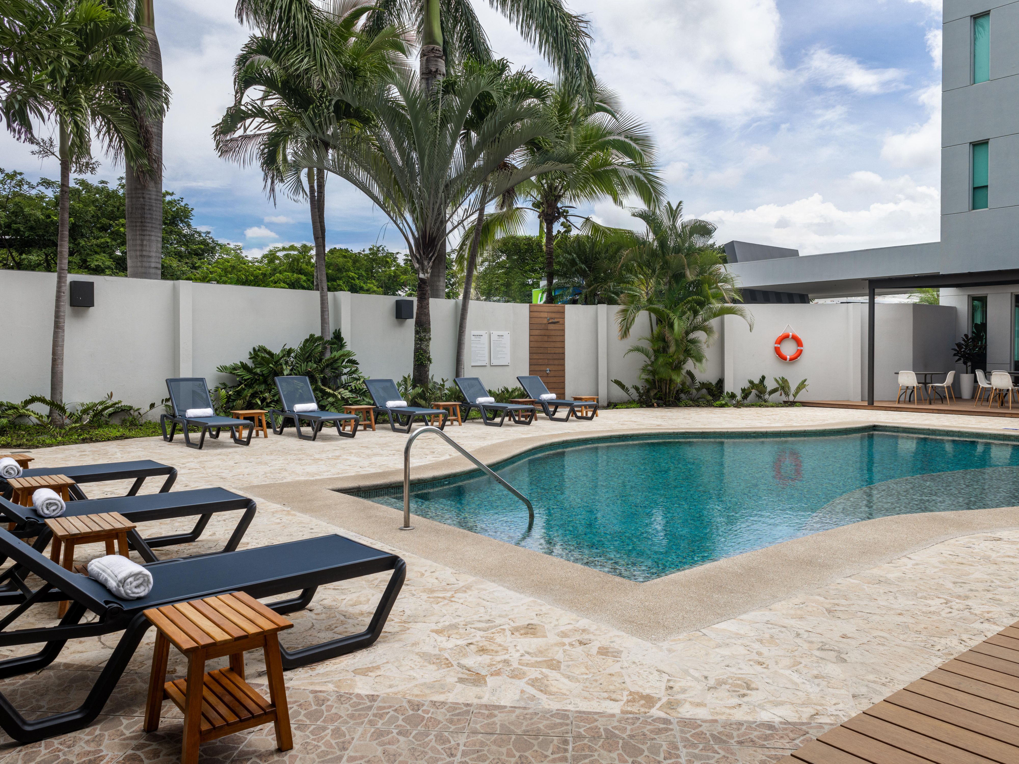 Relax in our spacious outdoor terrace under the breezy sunshine. The balmy air will feel comfortable and relaxing whether you’re enjoying a solo moment in the sun or gathering on the deck with a cup of tea and a group of friends.
