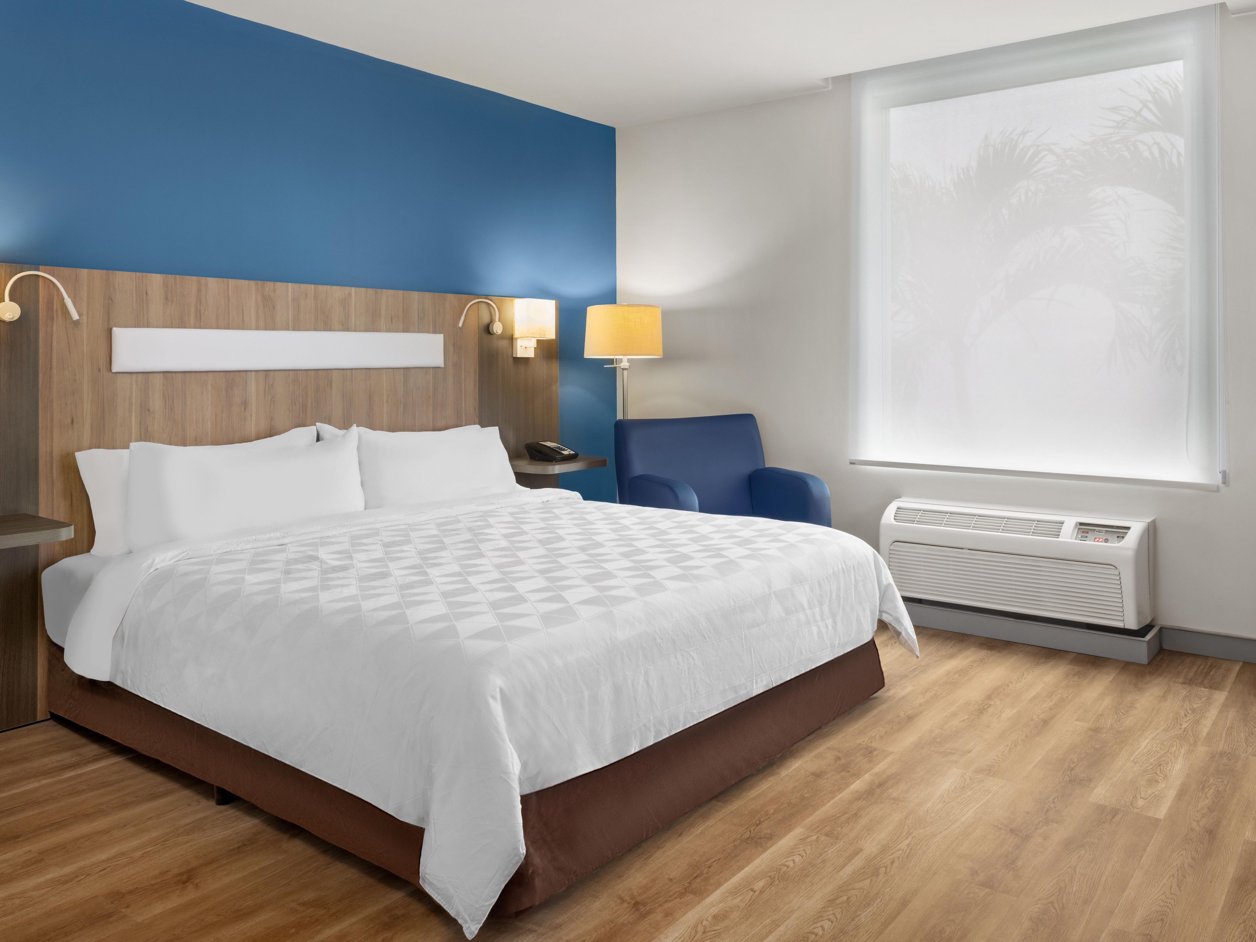 Celebrate our first anniversary with us! Enjoy special rates for national guests, including breakfast in double occupancy rooms. We look forward to celebrating together!