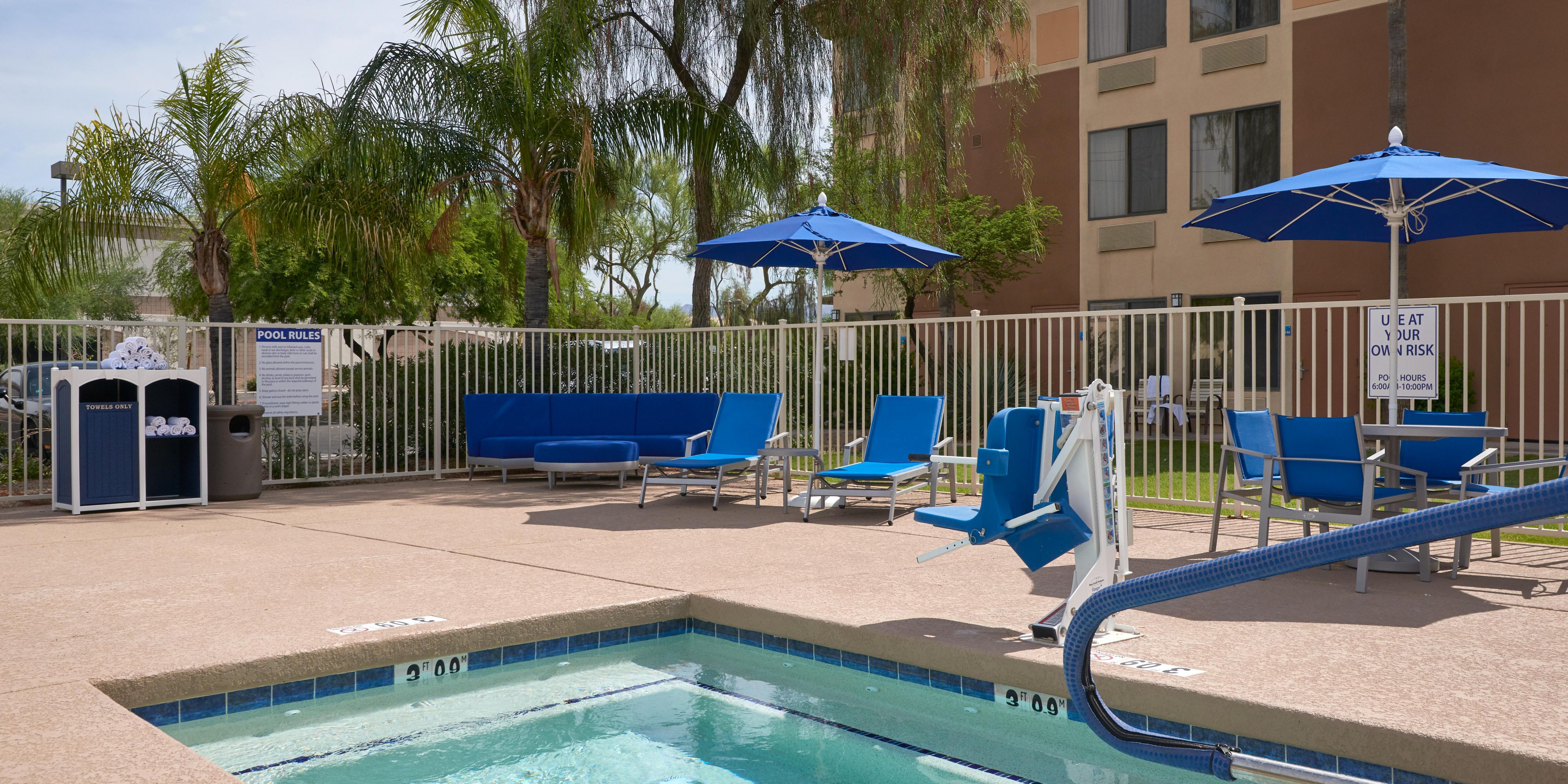 Experience ultimate relaxation at our hotel's outdoor pool and hot tub! Whether you're soaking up the Arizona sun or winding down after a long day, our pool and hot tub offers the perfect escape. Book your stay at the Holiday Inn Express Scottsdale North and enjoy our refreshing pool and hot tub today!



