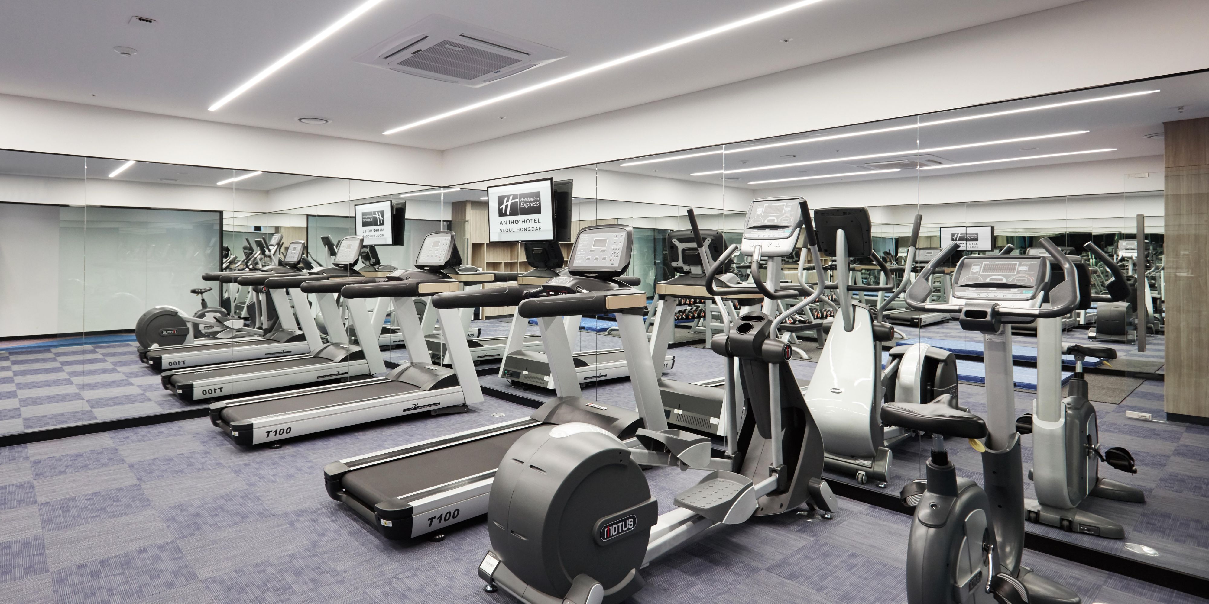 Our gym on Level 16 offers state-of-the-art equipment for a complete workout. Fitness Center is complimentary for all guests and Stay healthy during your stay, and make the most of our hotel's facilities. Operation Hours 6:00 AM to 22:00 PM.
