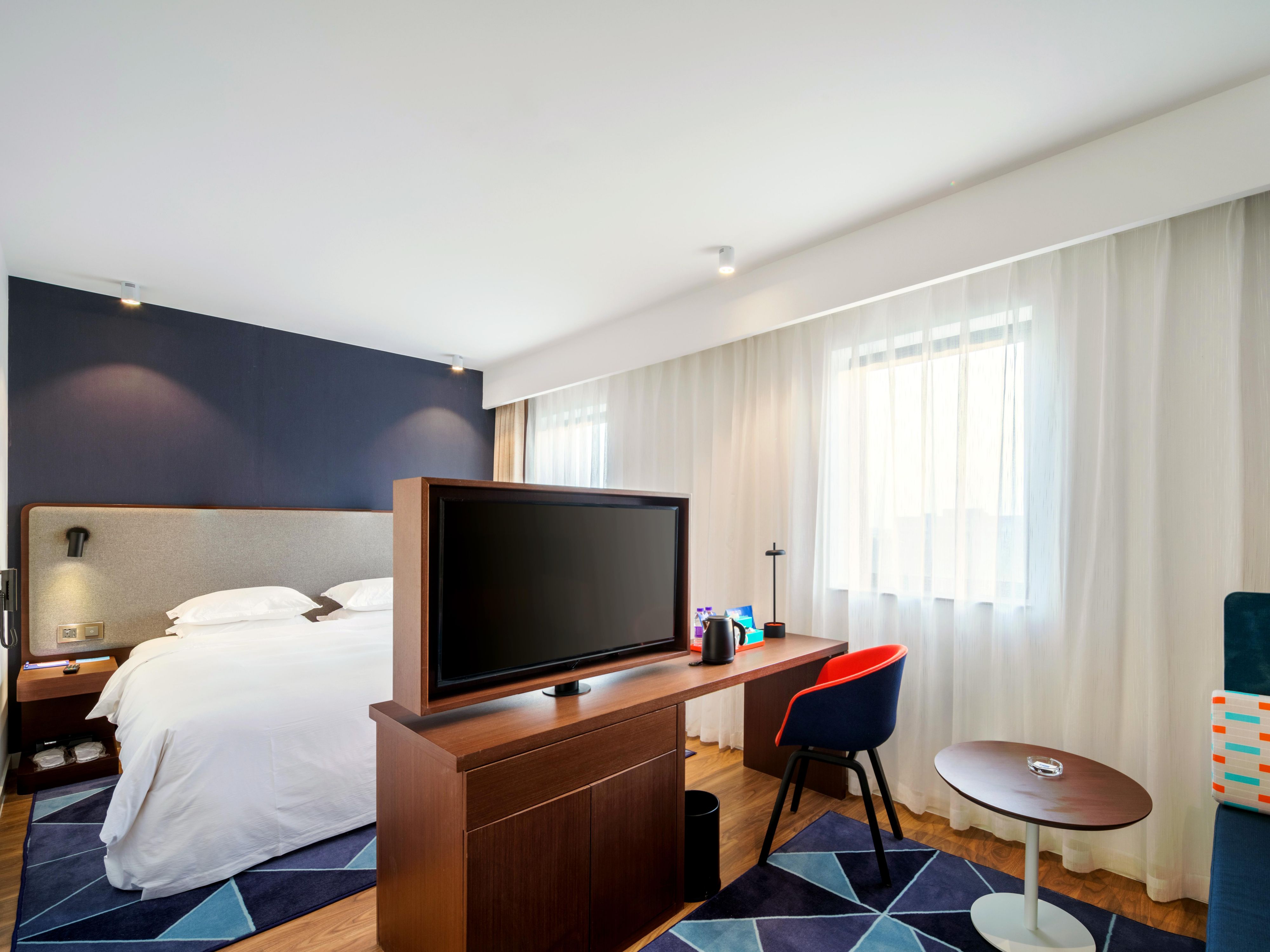 Quarto com cama de solteiro