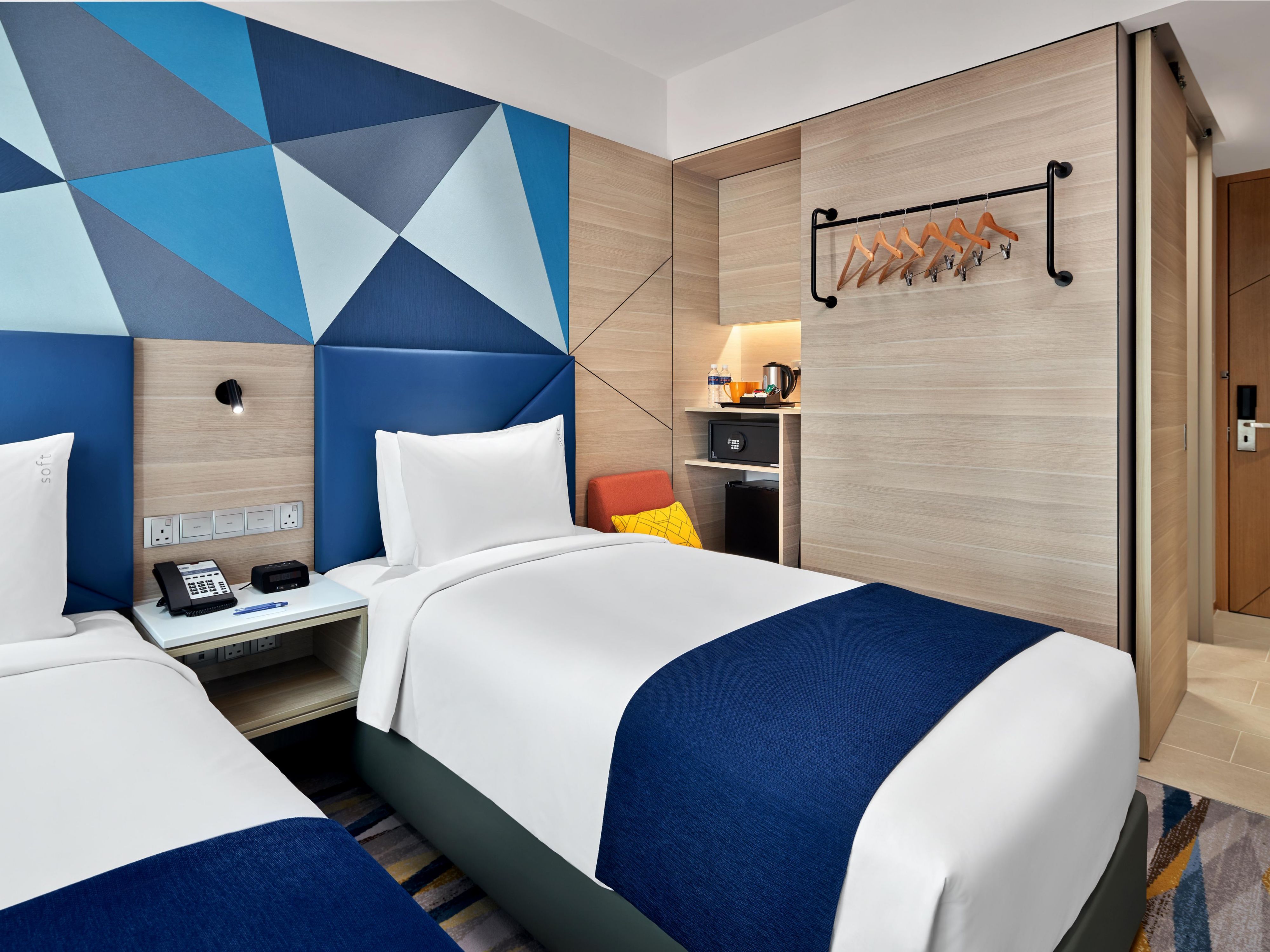Holiday Inn Express Singapore Serangoon Guest Room & Suite Options