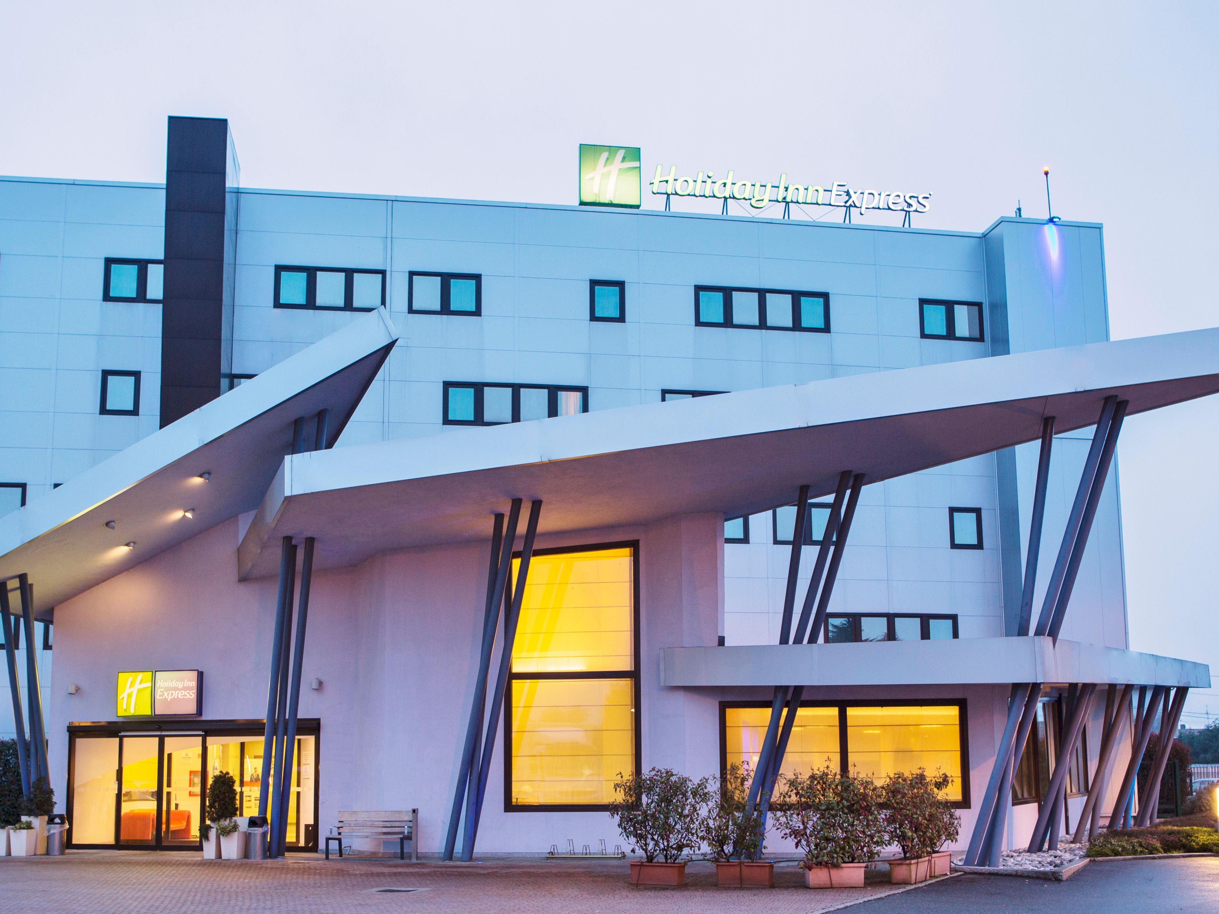 From Malpensa airport is possible to get to our hotel: - By taxi: taxi ranks are located at Terminal 1 at ARRIVALS, ground floor, exit door n°6 and at Terminal 2 at exit door n° 4 - By airport free bus service: take bus connection between Terminals 1 and 2 and get off at Case Nuove bus stop, the hotel is located at 300 meters walking distance.
