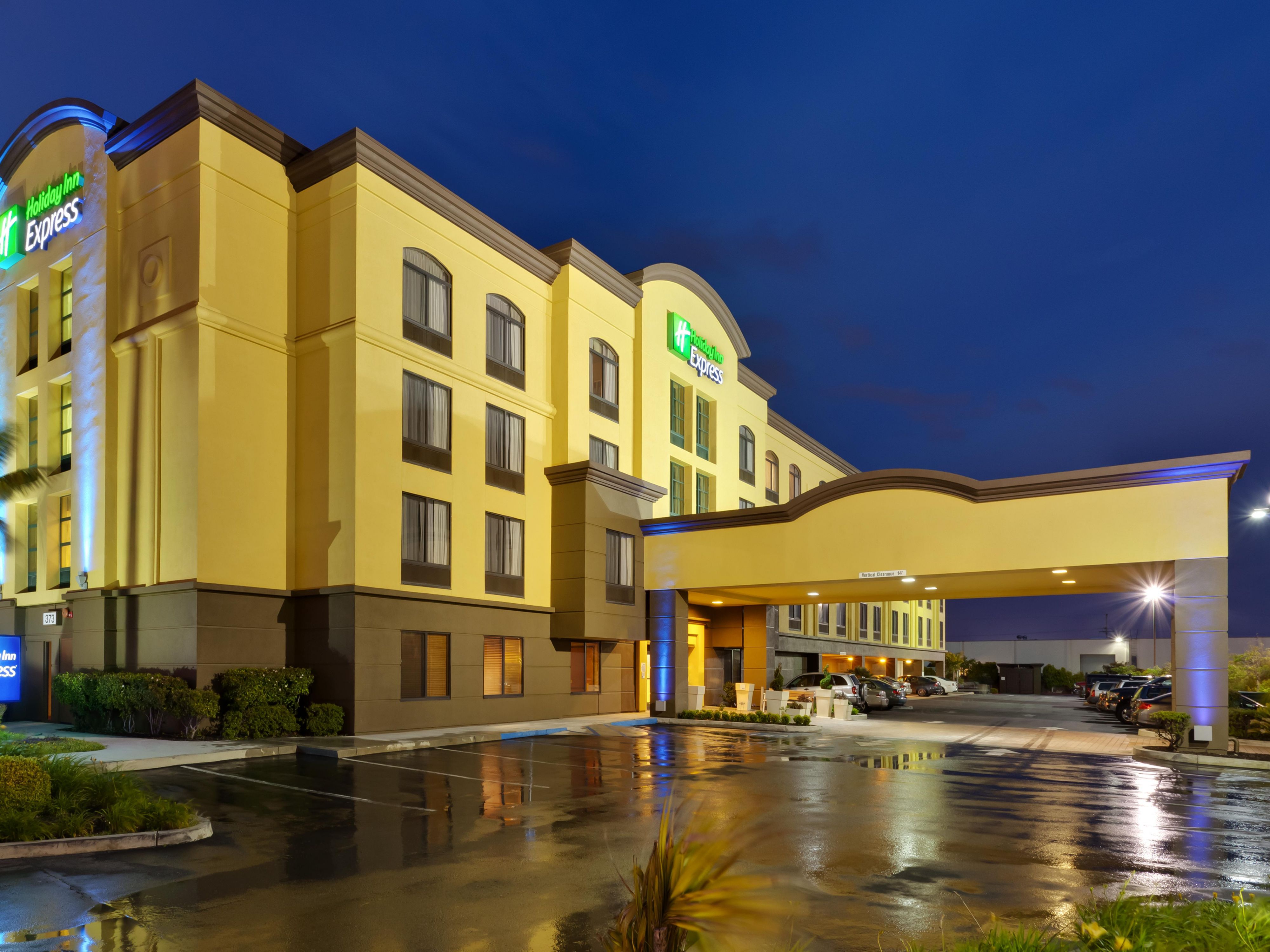 Comfort Inn & Suites San Francisco Airport North, South San Francisco –  Updated 2024 Prices