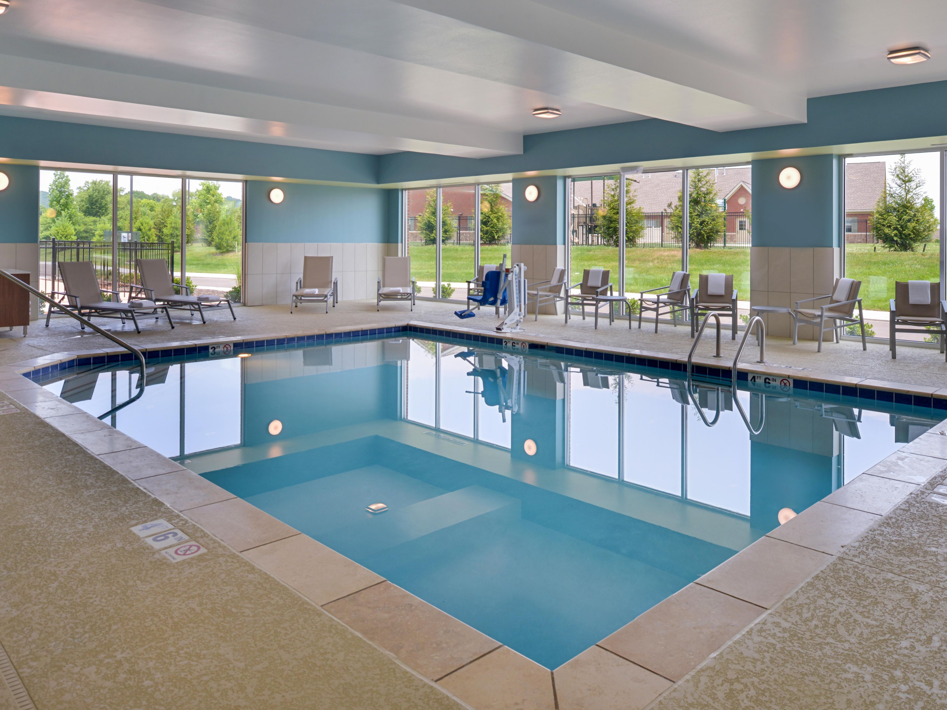 Hotel South Of Nashville, TN Near I-65 | Holiday Inn Express® Spring Hill