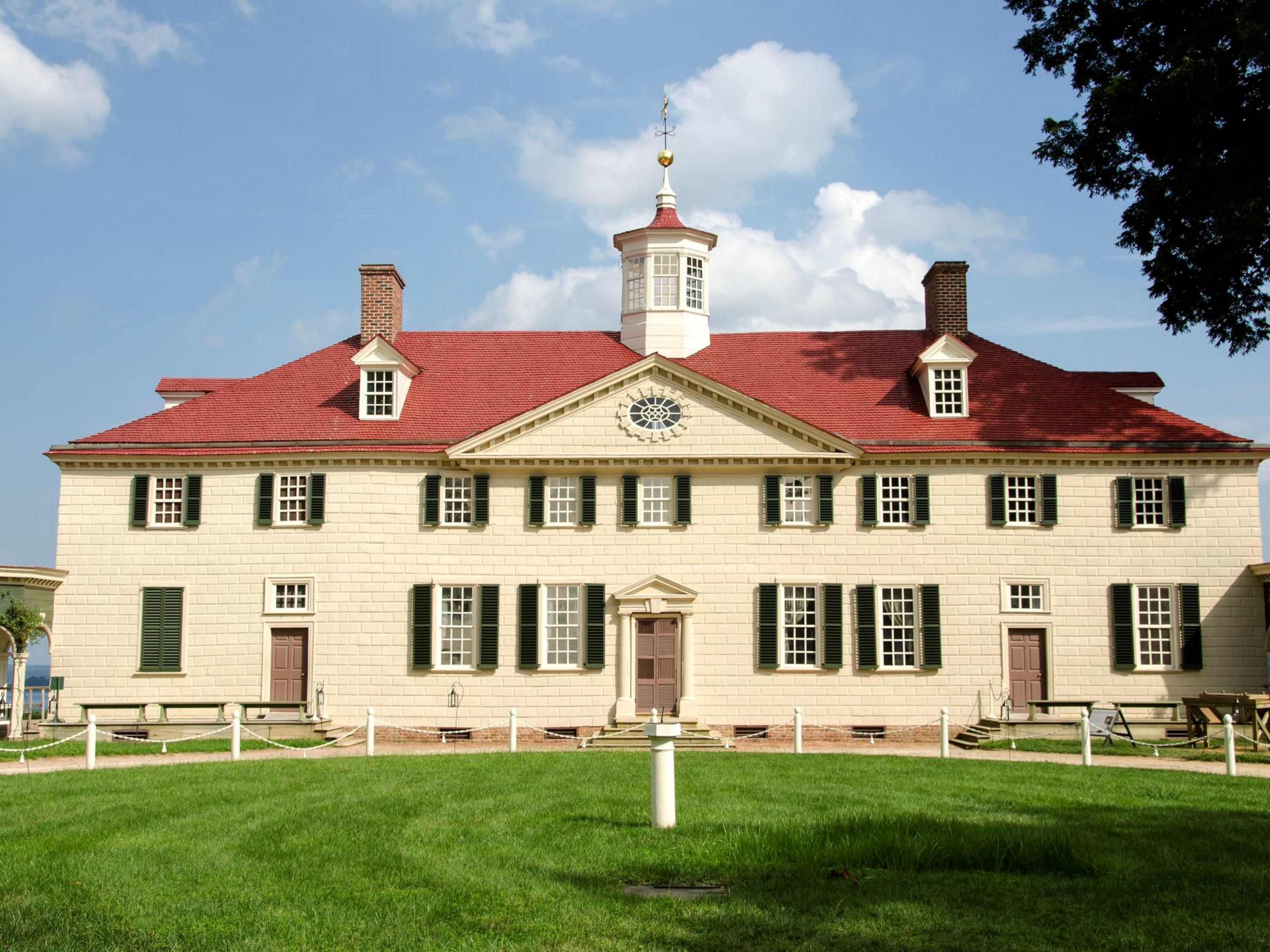 Mt. Vernon is only 10 miles from our hotel! Mount Vernon is an American landmark and former plantation of George Washington, the first President of the United States, and his wife, Martha Washington. The estate is on the banks of the Potomac River in Fairfax County, Virginia. The estate is America’s most visited historic home.