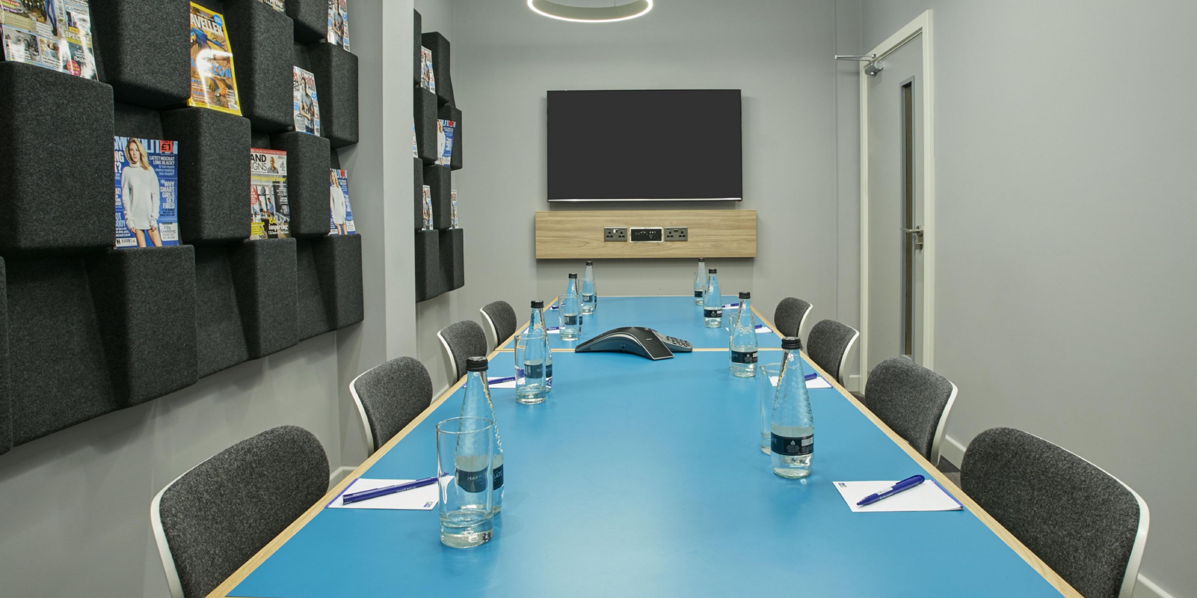 We have a total of three meeting rooms capable of seating 10-24 people, along with integrated screens, free Wi-Fi, and menu items designed for groups. We also offer an unlimited supply of tea and coffee that’s just what you need to start off your meeting.