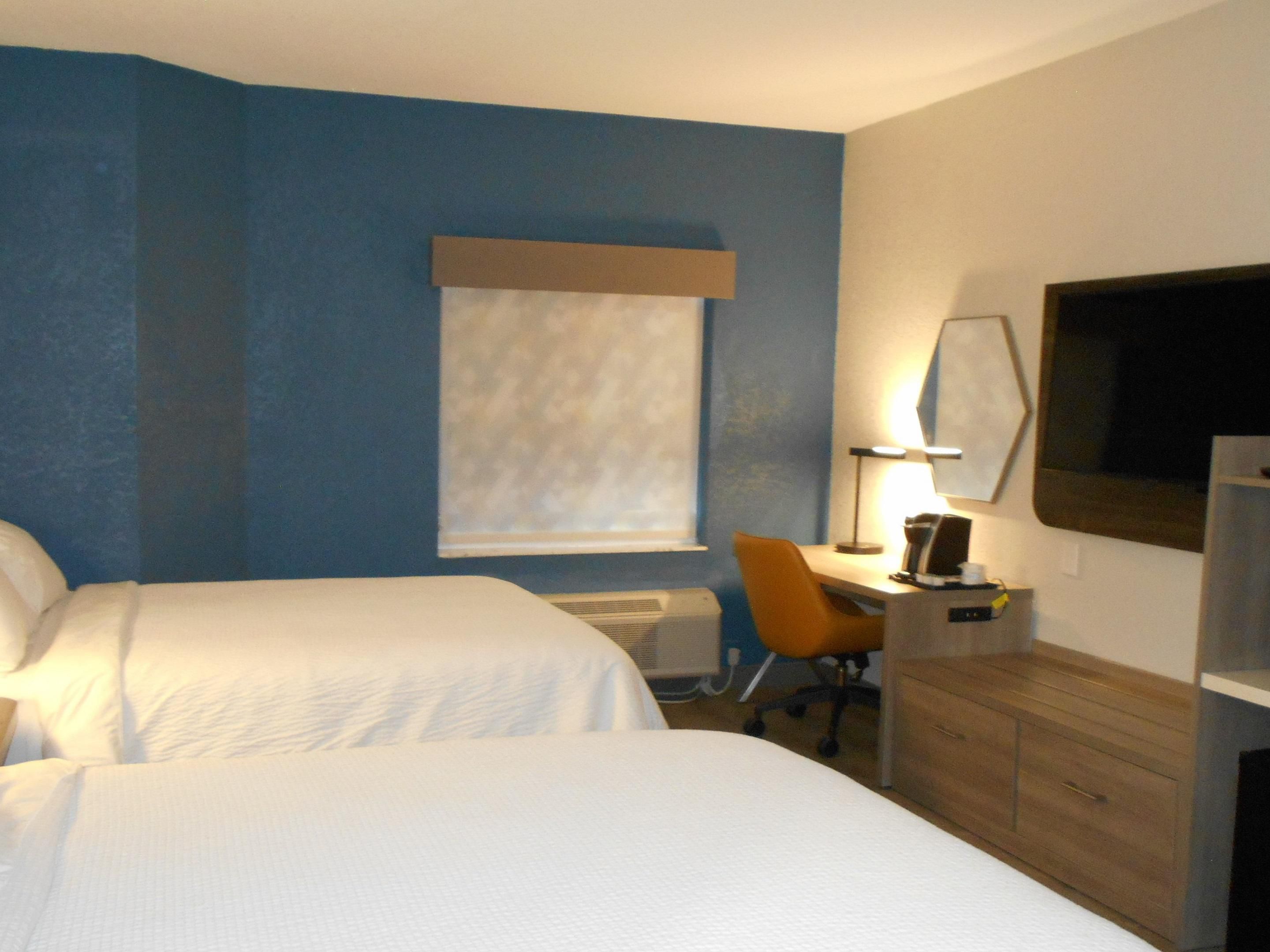 Queen Bed Guest Room