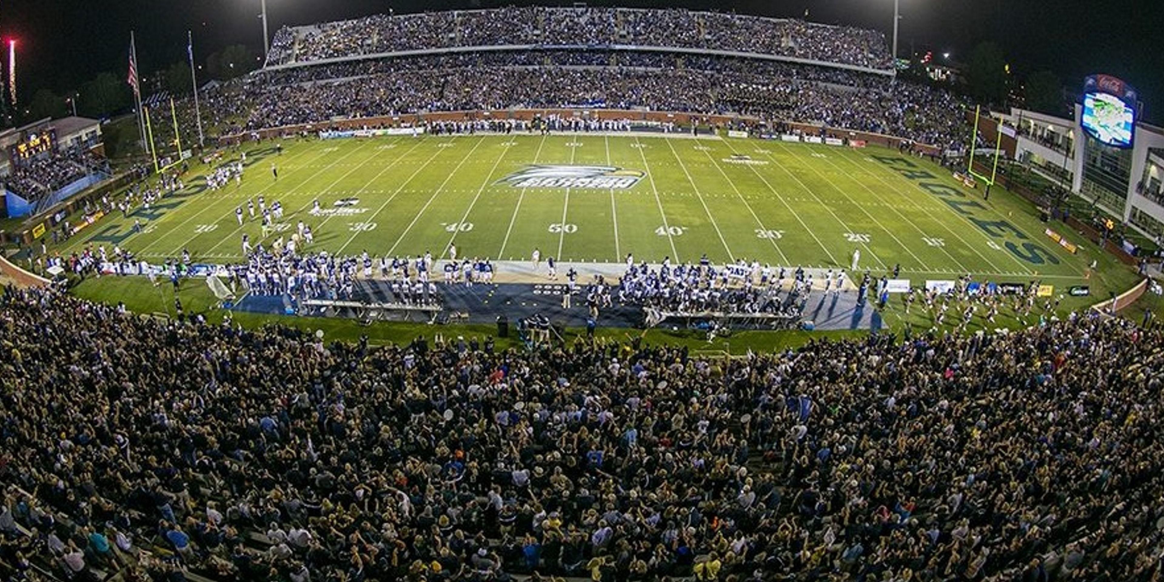 Located less than a mile from Georgia Southern University, our Statesboro hotel is the ideal choice for Eagle Fans! Attend a game at nearby Paulson Stadium or visit the Georgia Southern Wild Life Center and Museum, home to a 78 million-year-old dinosaur. Afterward, picnic on the lush shaded lawns at Sweetheart Circle. 