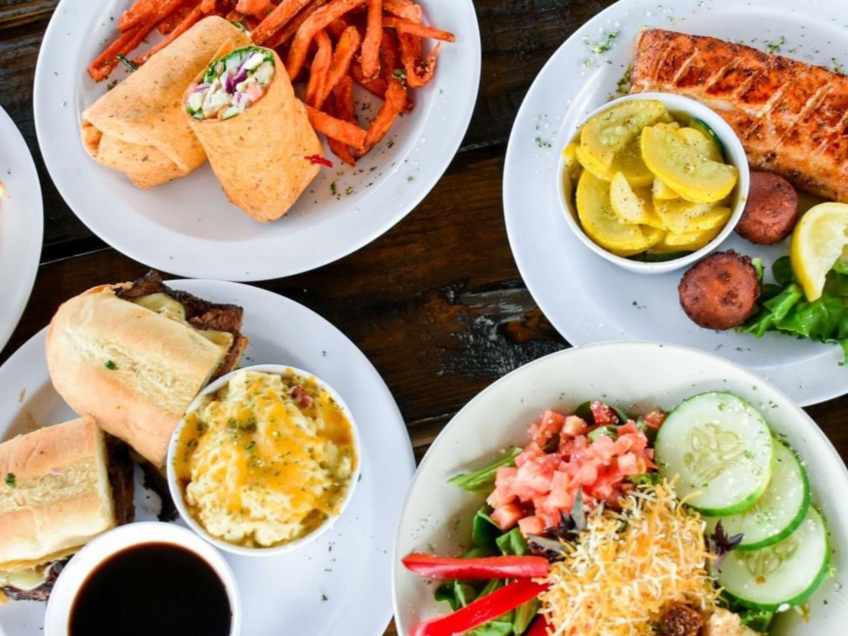 There are multiple popular dining options within walking distance of our hotel: Gnats Landing, Del Sur, The Smoque Pit, El Sombrero, Dolan's BBQ, and Three Tree Coffee next door. Sugar Magnolia, Eagle Creek Brewery, Vino 1910, and Bull & Barrel are less than a mile away. All have delicious food and drinks, outdoor seating, and live music! 
