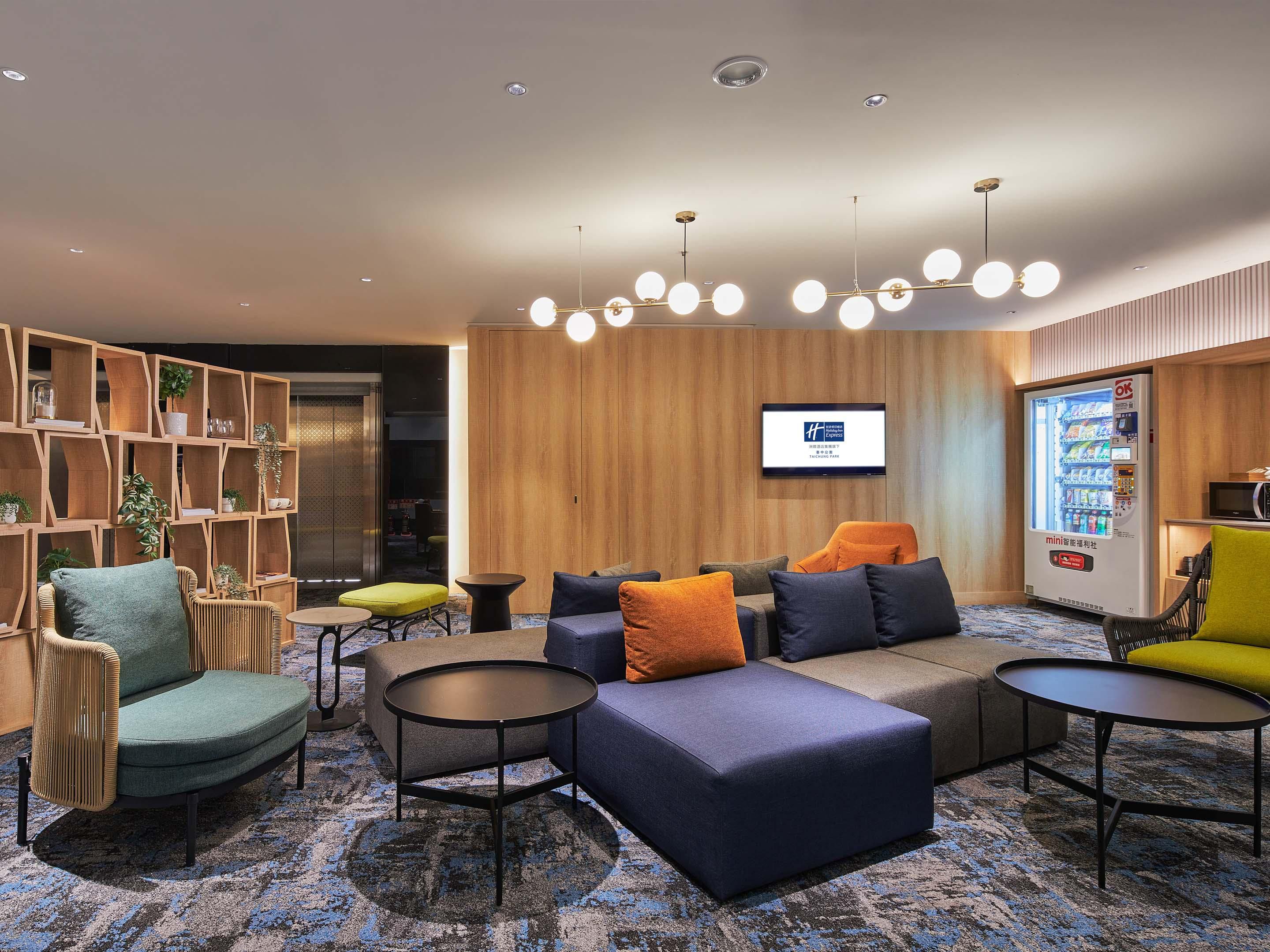 Guest Dining Lounge
