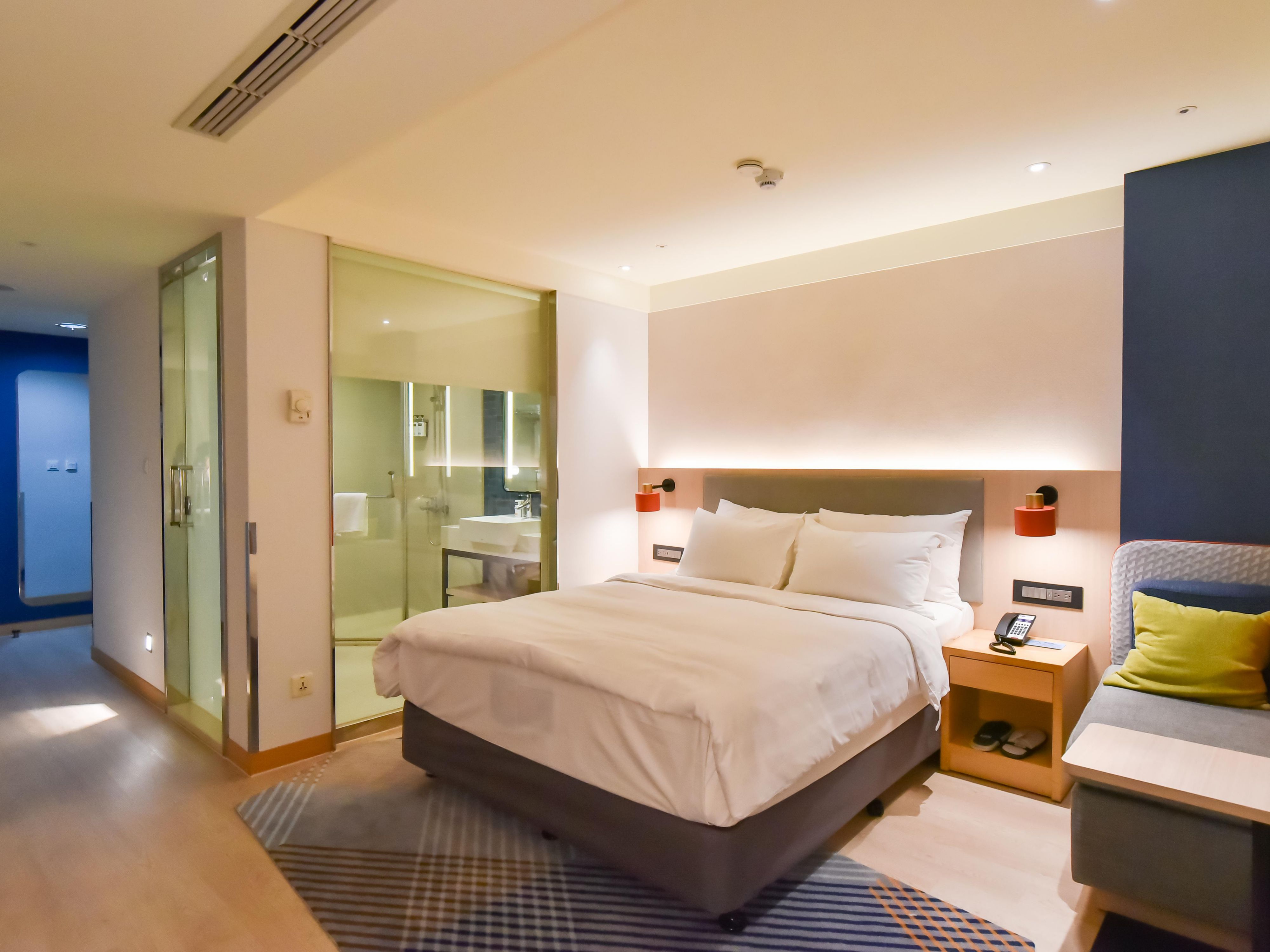 غرفة قياسية بإطلالة على المدينة