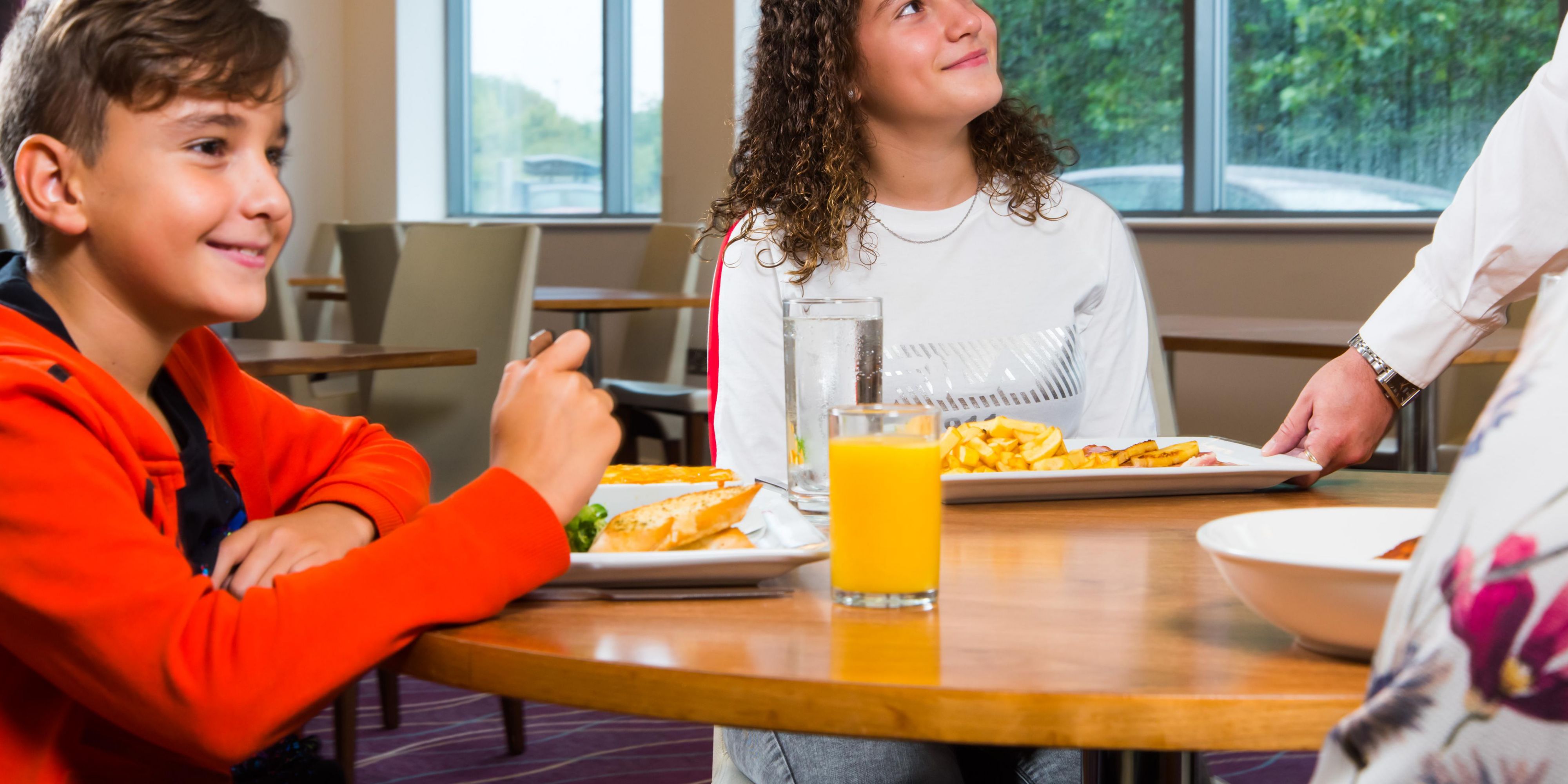 You only need to go as far as the Great Room lounge to get a great bite to eat. From quick bites to all-time classics, we got it covered! 