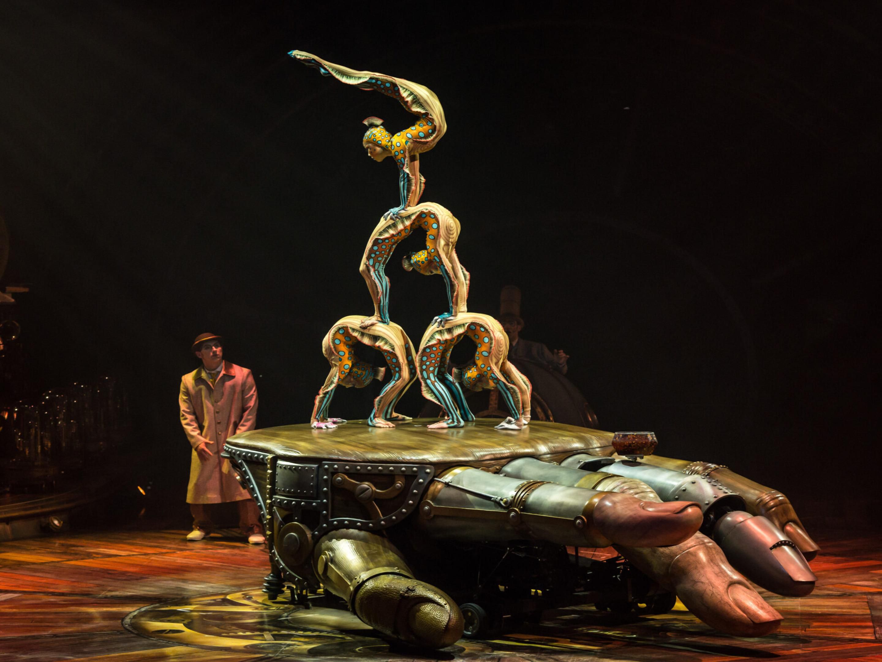 Cirque du Soleil proudly presents KURIOS – Cabinet of Curiosities. For the first time in the Netherlands. Starting October 23, this spectacular adventure can be experienced beneath the iconic Big Top on the Malieveld in The Hague. Don’t miss this unique experience! Explore the city and unwind at our nearby hotel after a wonderful day.