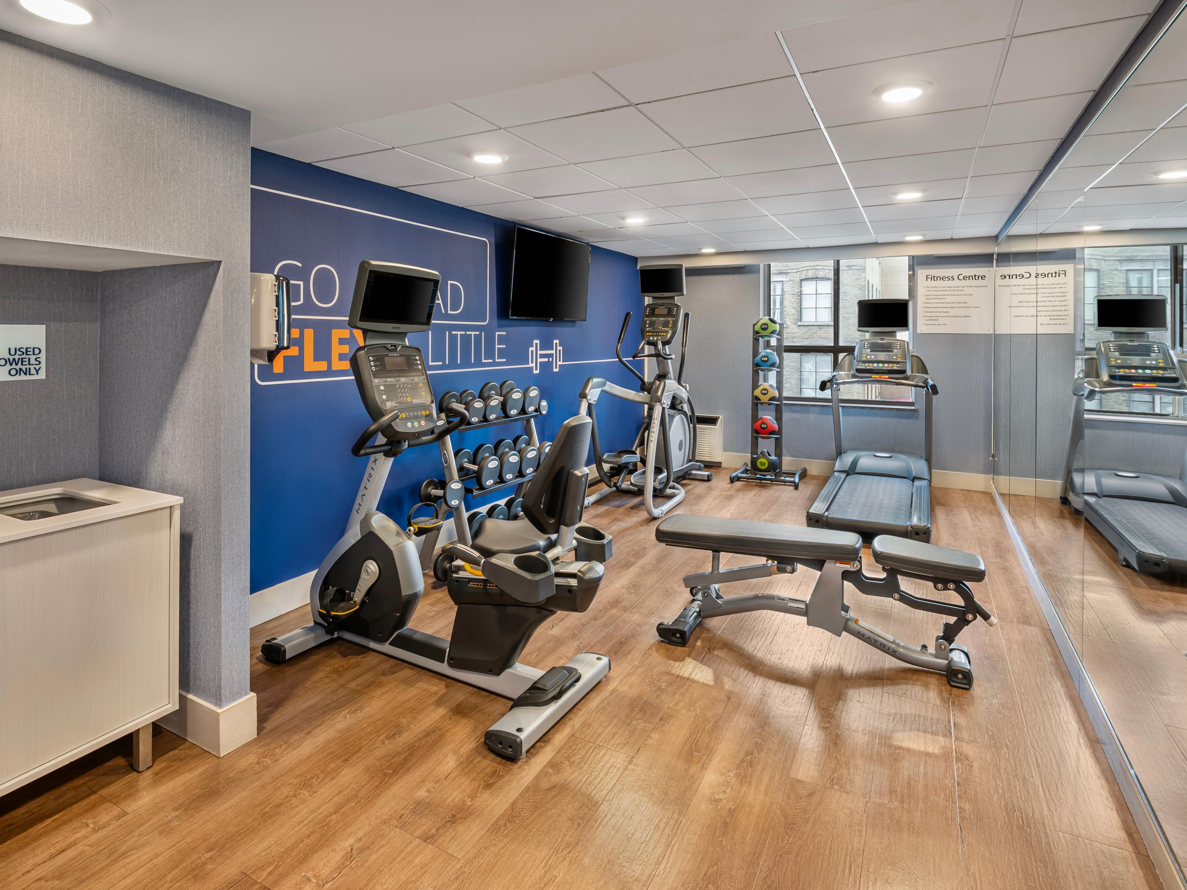 Holiday Inn Express Downtown Toronto Gym