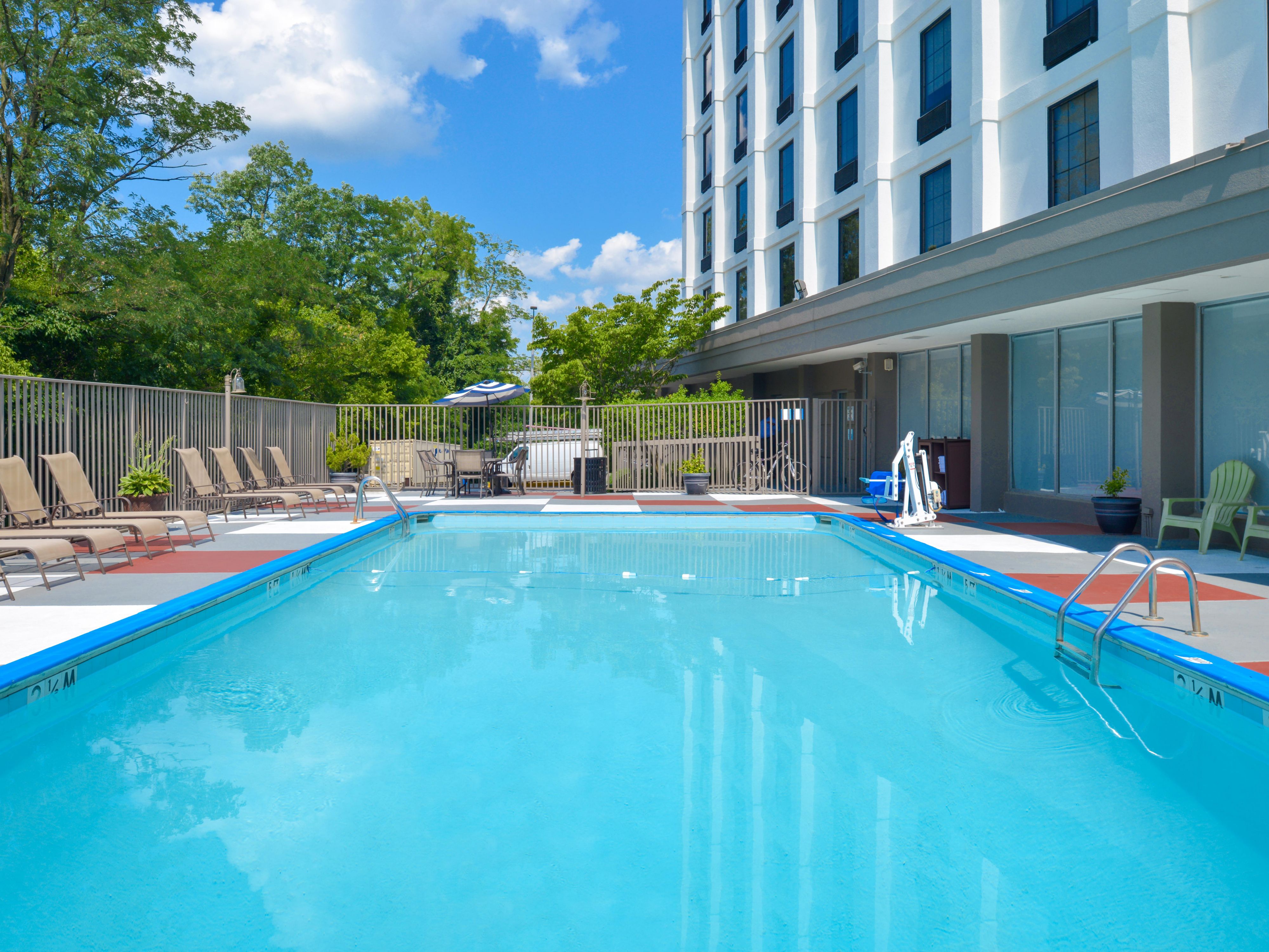 Towson Hotel near Towson University | Holiday Inn Express Towson ...