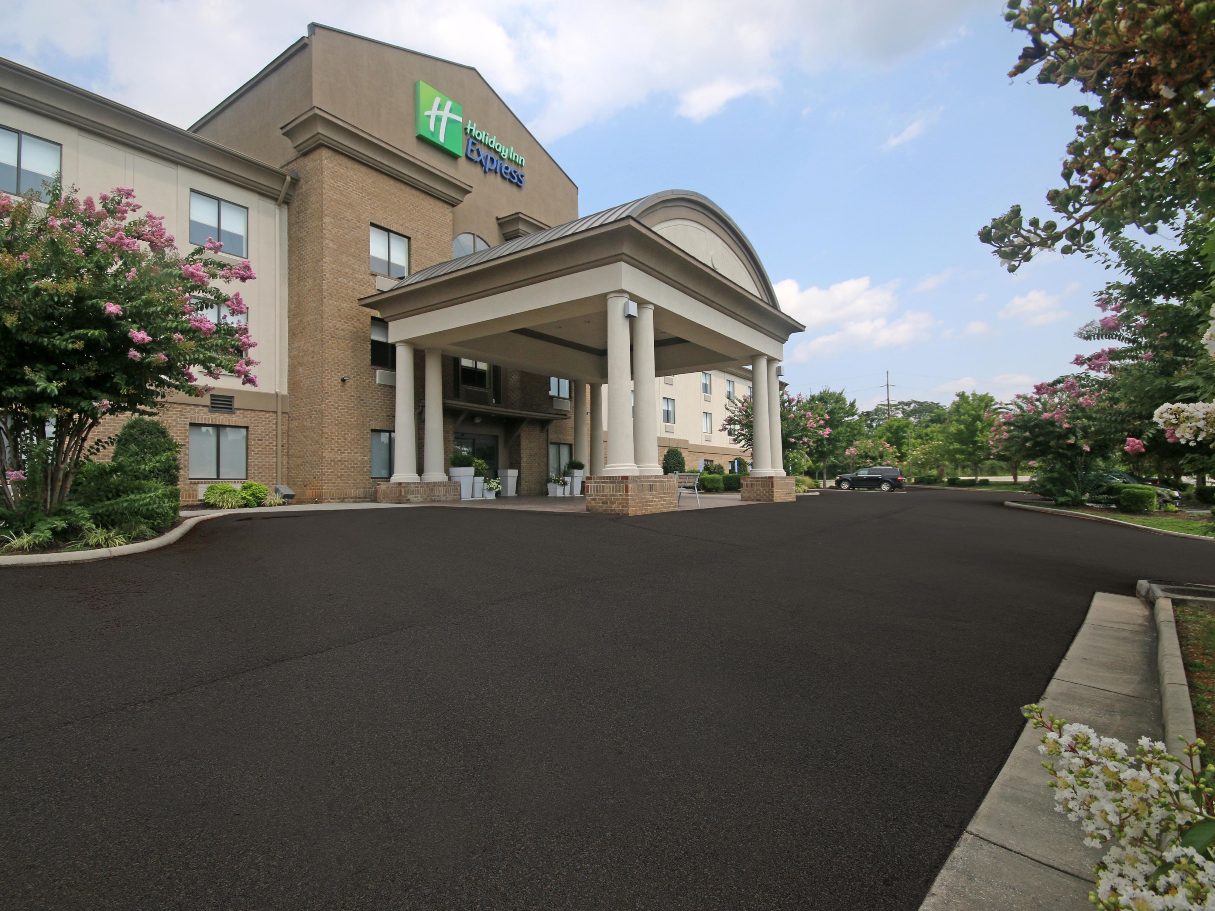 Holiday Inn Express Troutville - Roanoke North Hotel by IHG