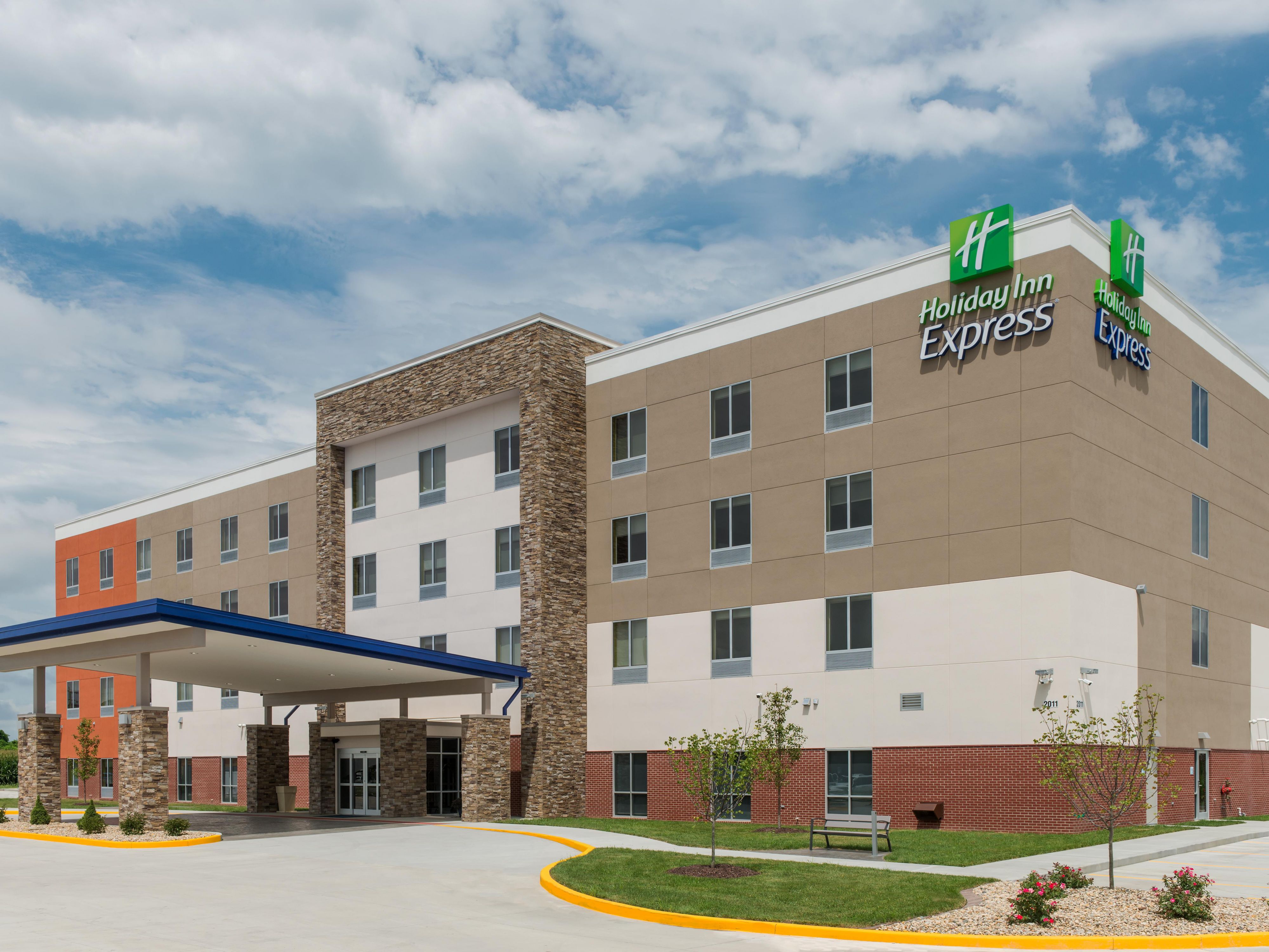 Holiday Inn Express - Troy, IL. Right off I-55 at Route 162.