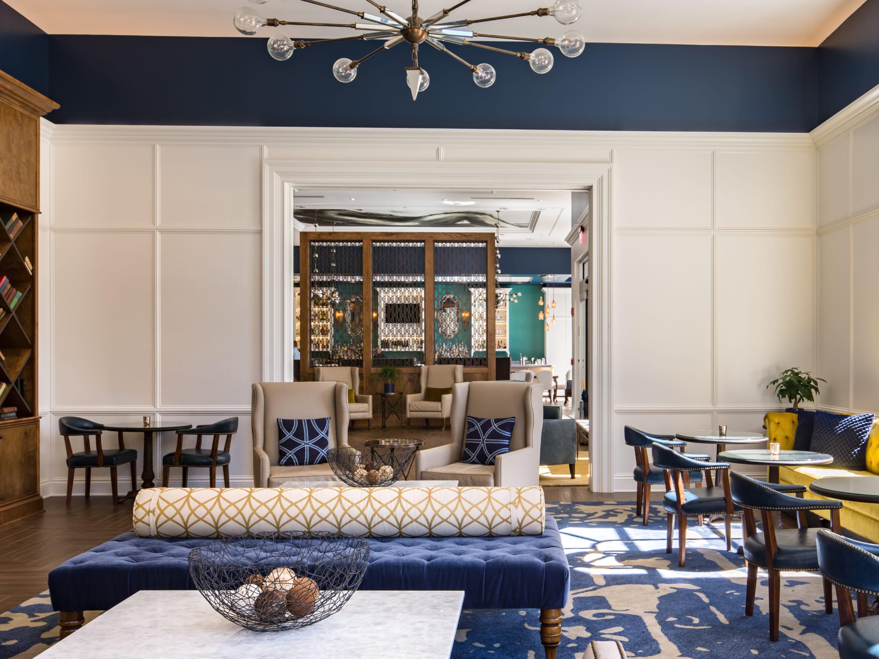 Organize meetings, events, or stays for others and earn exclusive rewards: redeem your points for free nights, shopping vouchers, digital downloads, and much more!