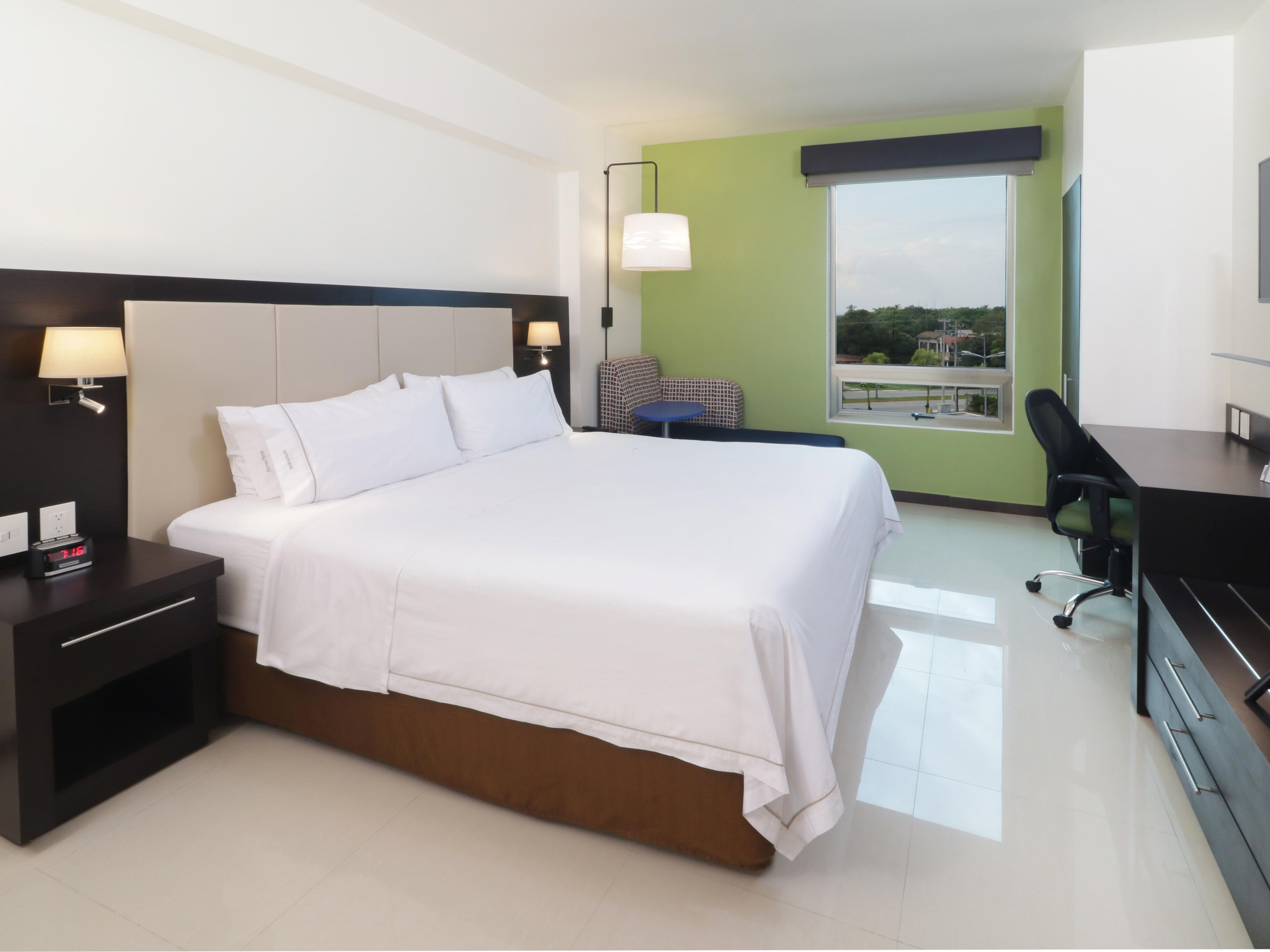 One King Size Bed Room