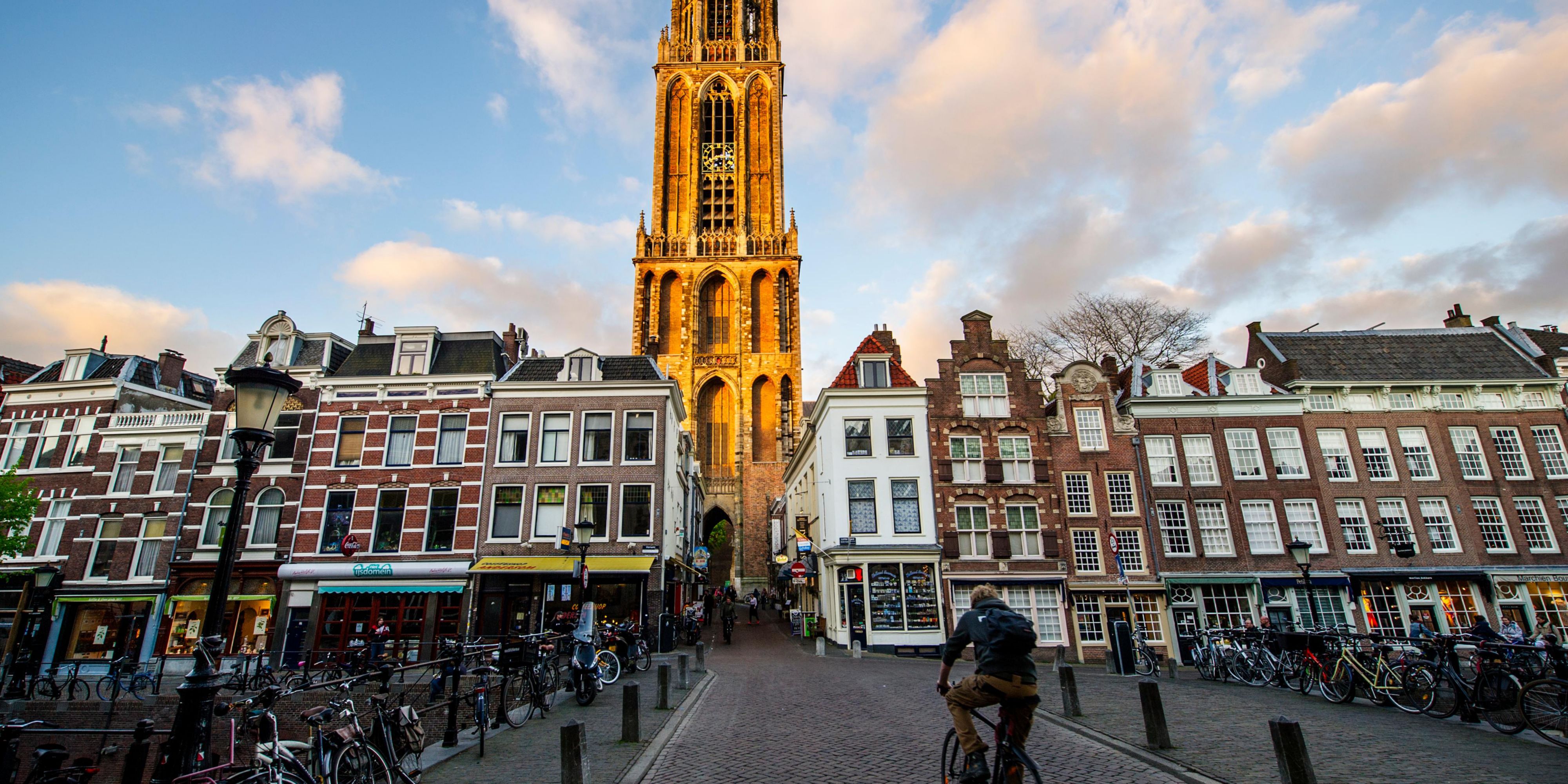 Explore the city of Utrecht like a local in an eco-friendly, active way. Our bikes are available at our reception. To guarantee availablility, please reserve in advance.