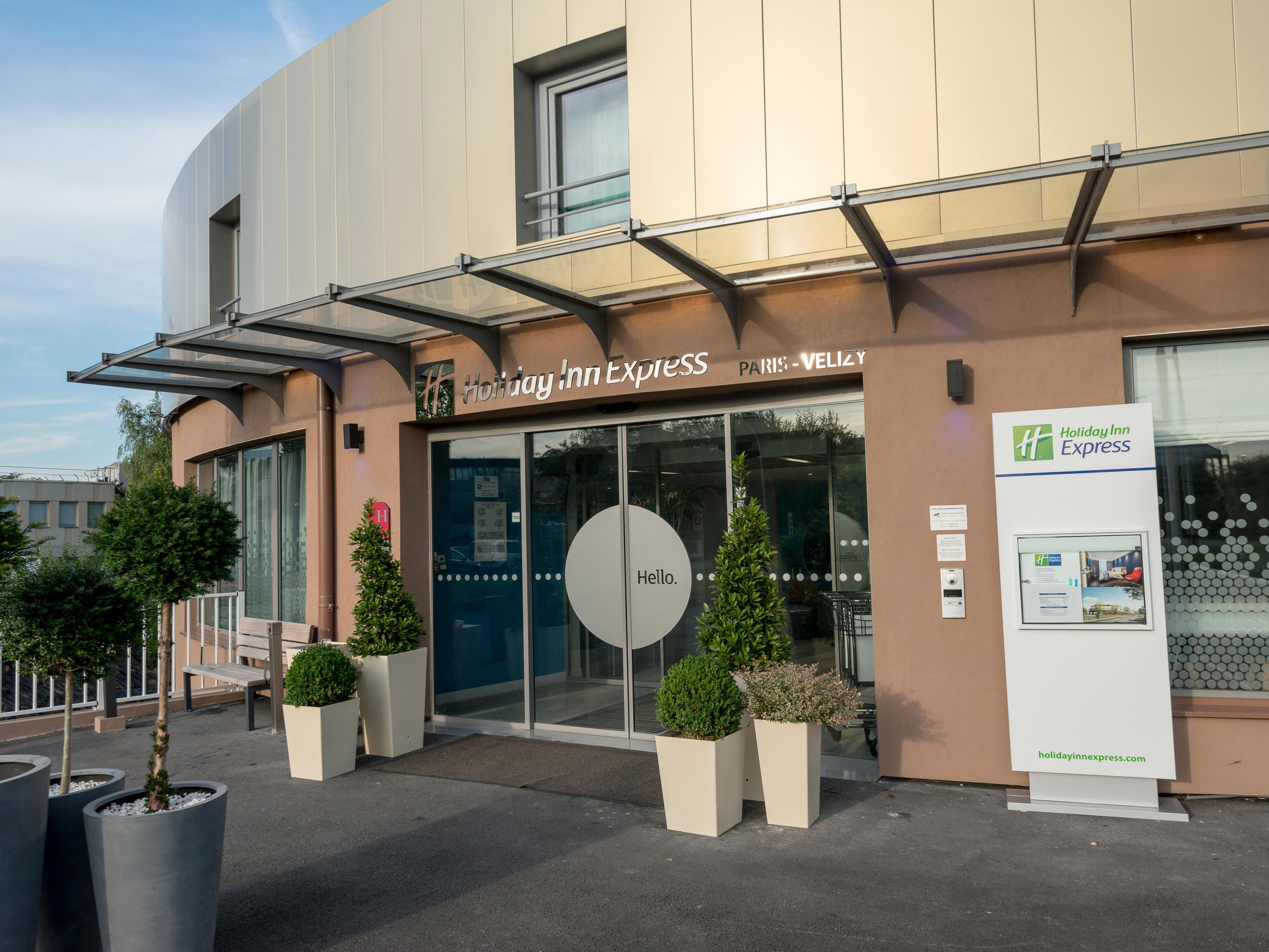 Holiday Inn Express Paris - Velizy Map & Driving Directions | Parking ...