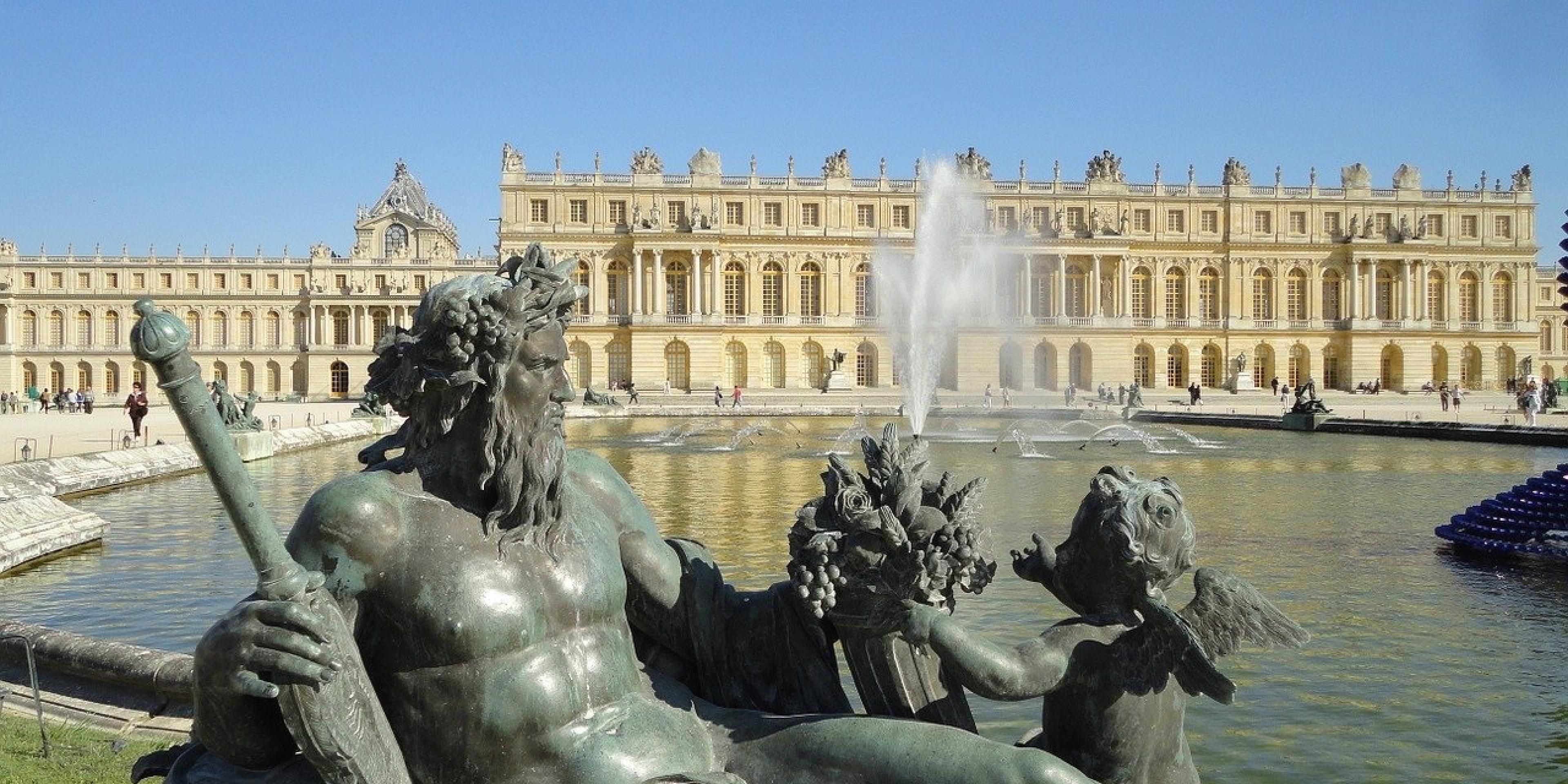 Our hotel is the best location for a visit to the Palace of Versailles & its sumptuous gardens. And check out all that to do in its surroundings. Tips, free entry every 1st Sunday of each month between November and March.