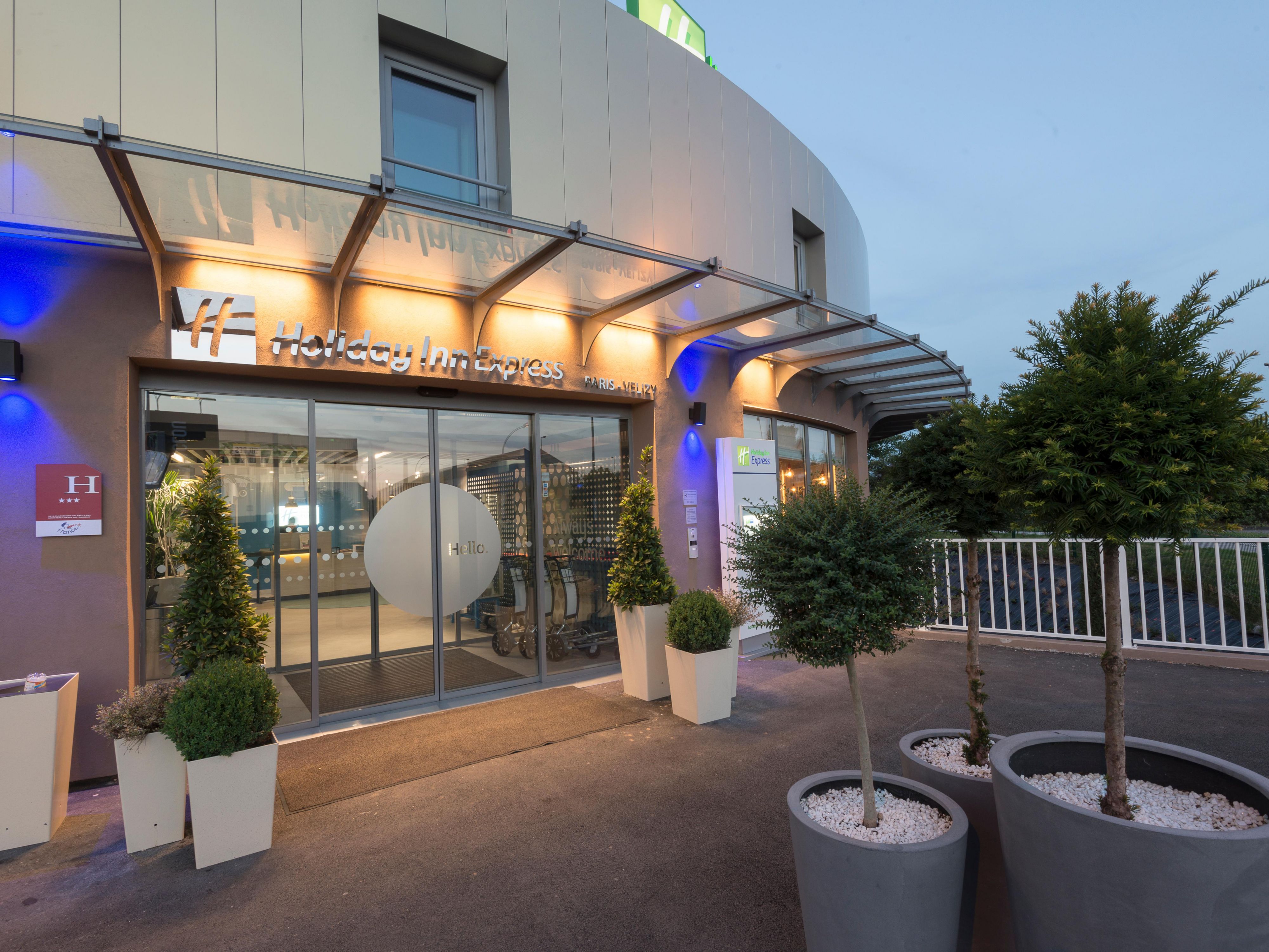 Hotels in Véizy Holiday Inn Express Paris   Velizy