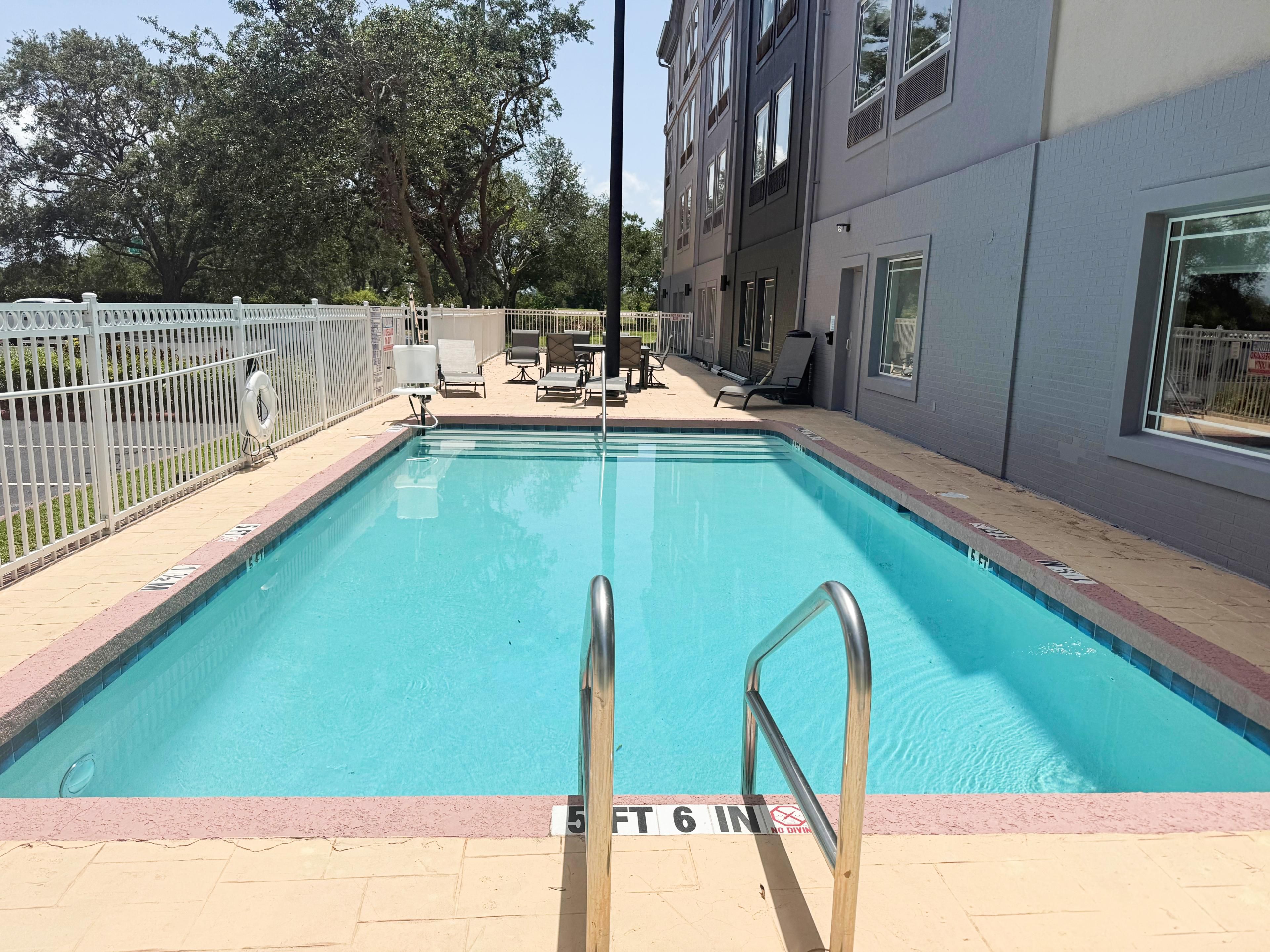 Cool down in our outdoor pool and enjoy a nice swim, read a book while sunbathing or just take an afternoon nap.  