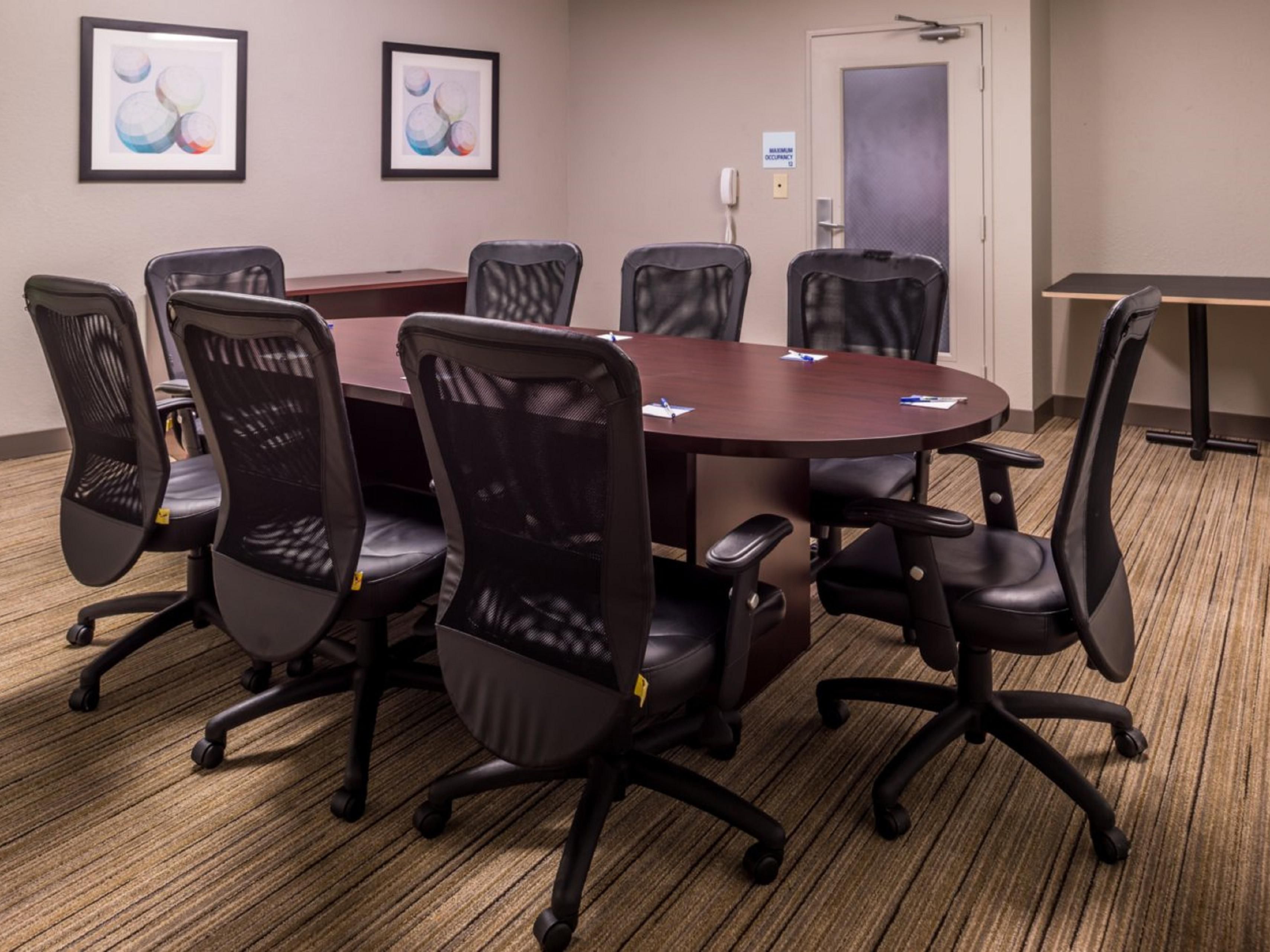 Whether you're planning a business meeting or need a block of rooms, the experienced sales team at the Holiday Inn Express Walnut Creek is available to handle all your meeting needs. Business travelers take advantage of free breakfast, spacious rooms and fitness center while our meeting planners enjoy expertly planned events and free Wi-Fi.