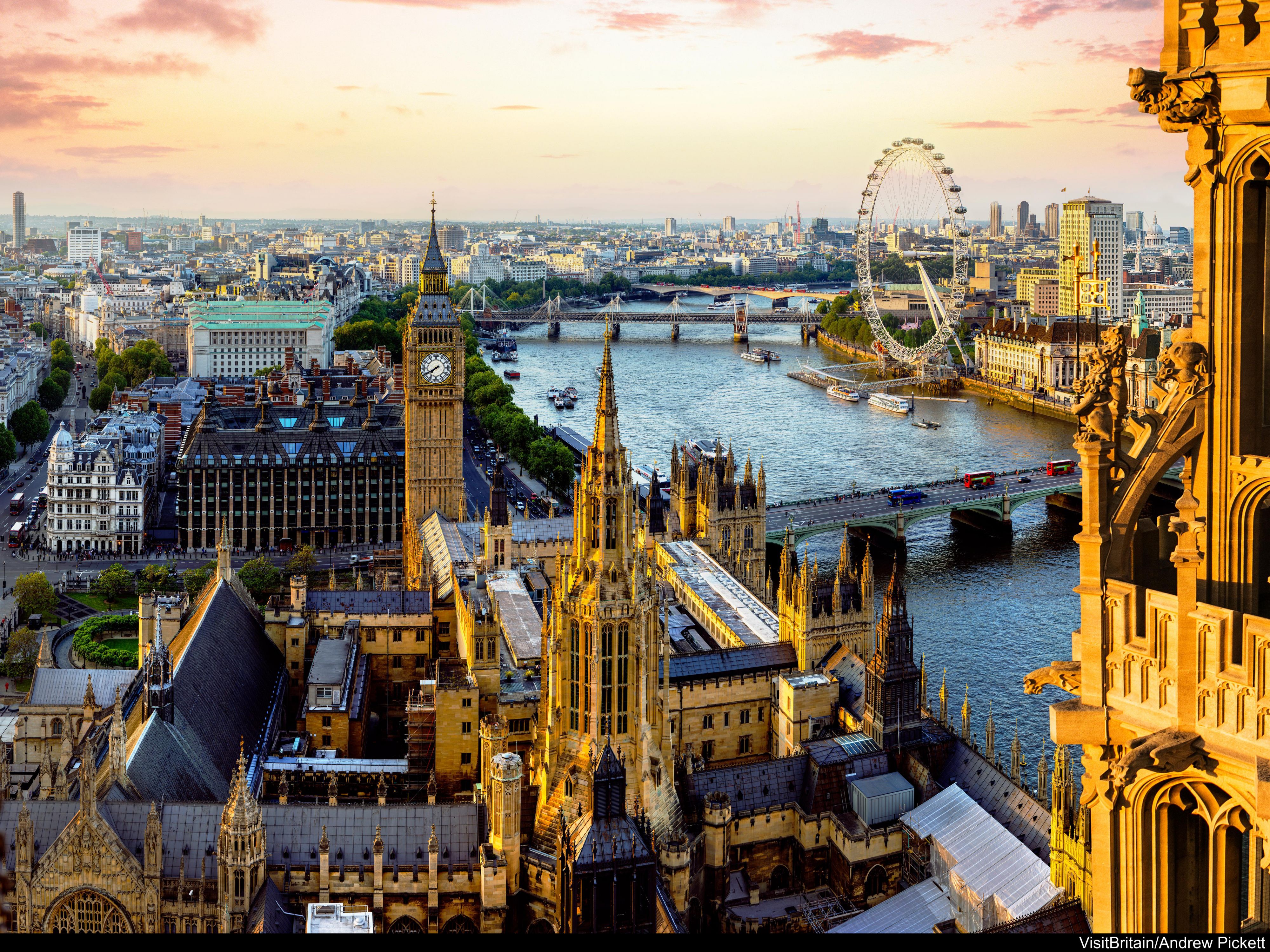 Королевство великобритания. Лондон столица Англии. Parliament and Westminster Bridge. Британия сверху. Лондон Биг Бен сверху.