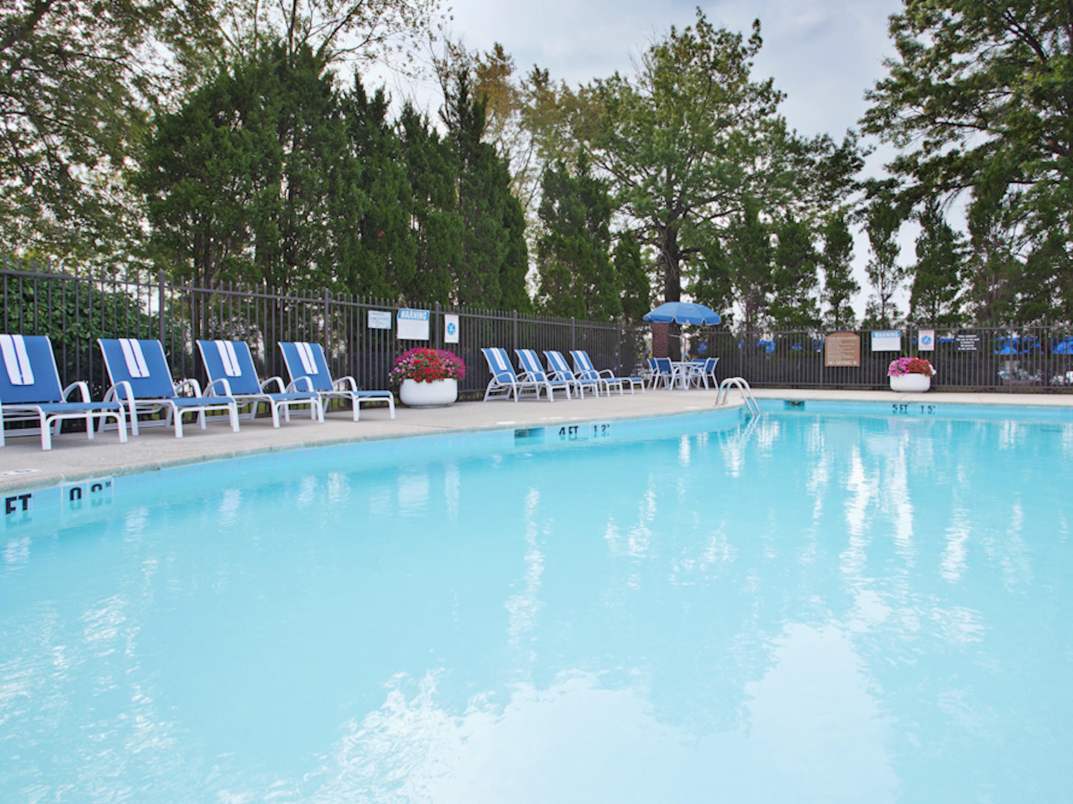Have a morning or afternoon dip in our outdoor pool.