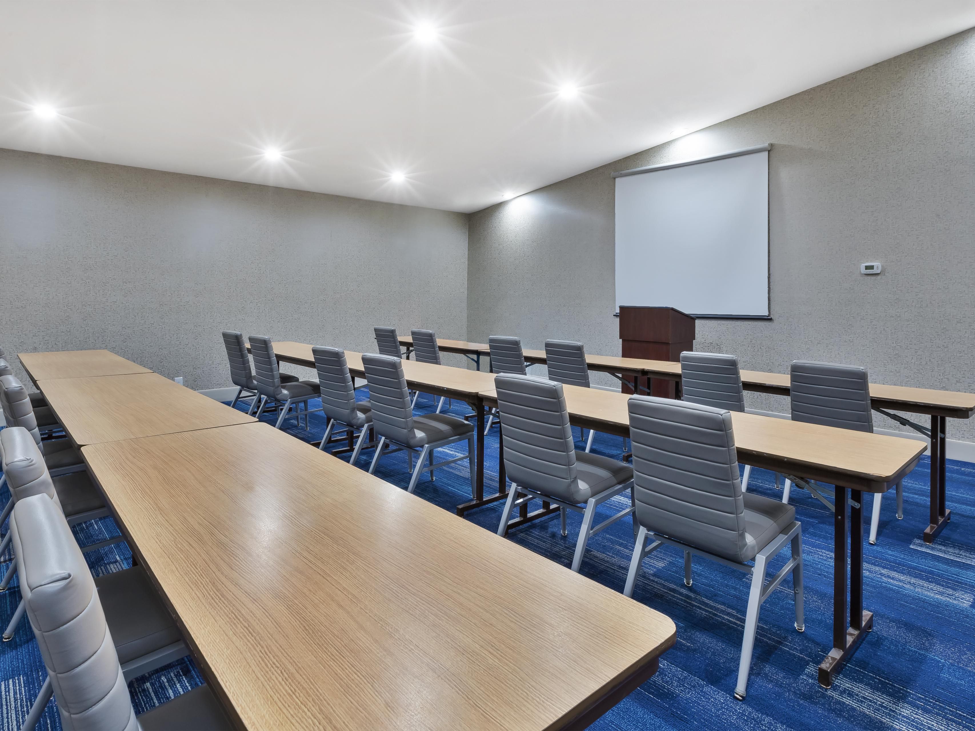 Our attractively decorated meeting rooms can accommodate up to 80 people. The Saint Clair Room and the Huron Room are perfect for board meetings, training or seminars. Our staff will work with you every step of the way to see that your event is a success.