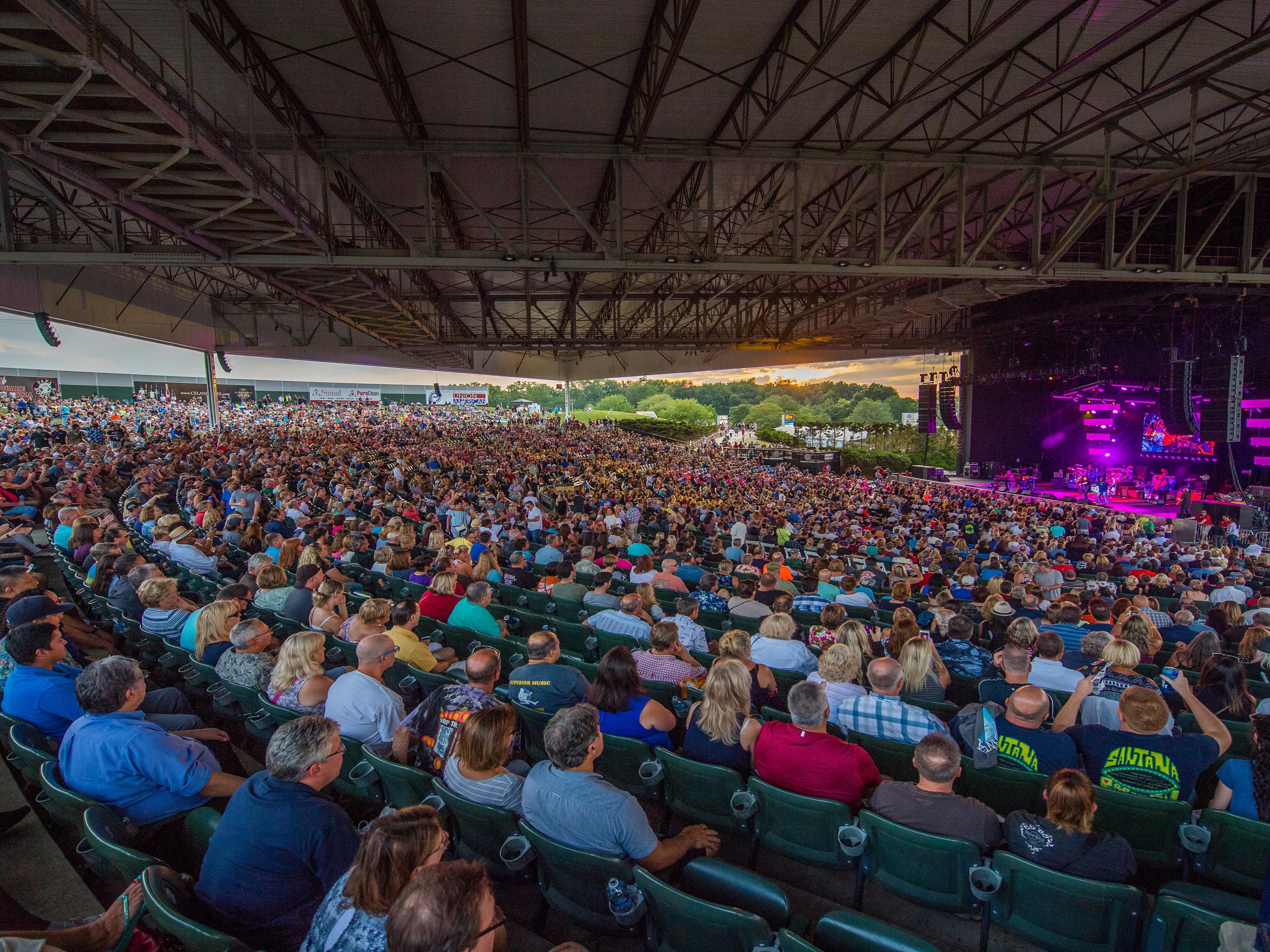 If your coming to see a concert at the Michigan Lottery Amphitheatre at Freedom Hill then think of us for your accommodation needs.