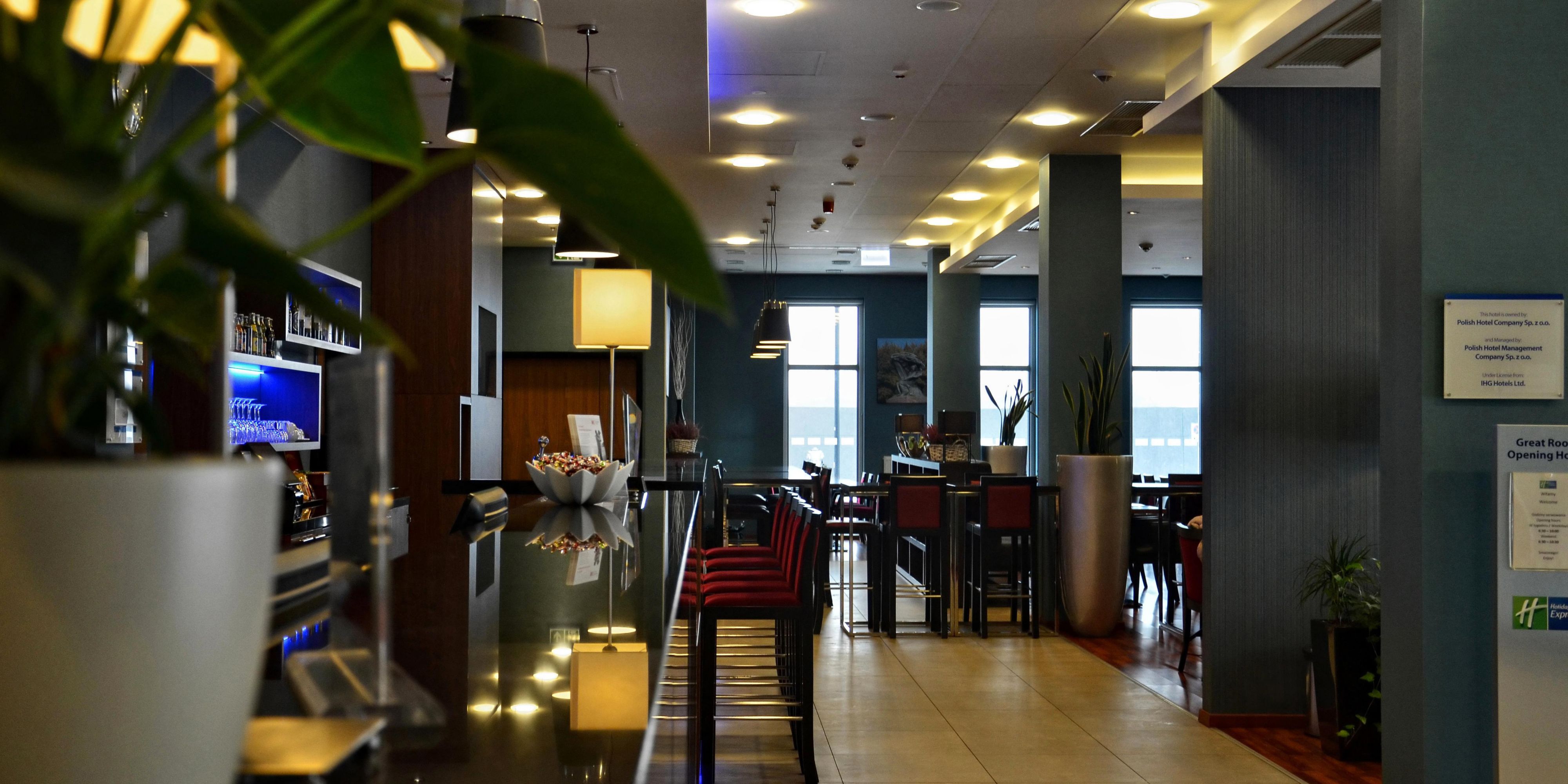 Airport Hotel Holiday Inn Express Hotel Warsaw Airport