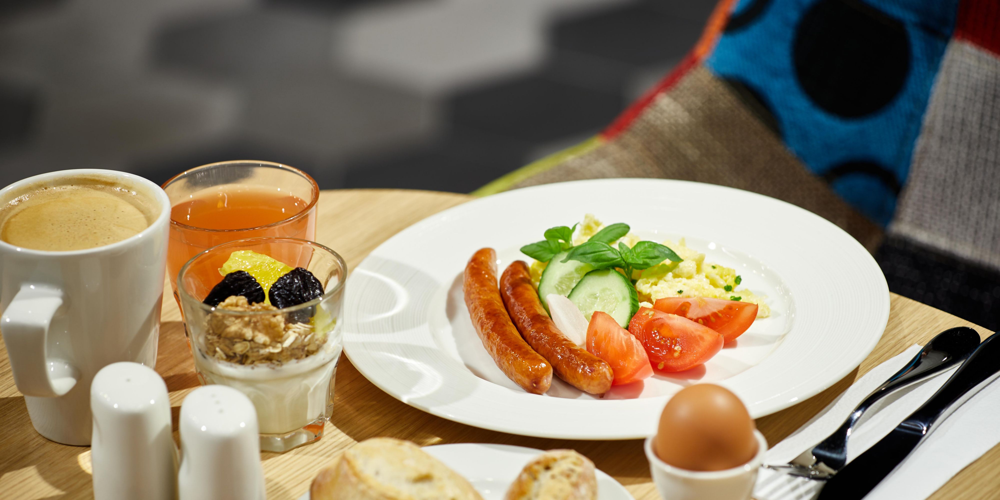 Express Start™ Breakfast is always included in your rate. The extensive buffet selection is served everyday and includes fresh and healthy products: a choice of cheese, sliced cold cuts, breads and fruits, cereals, granola, croissants, scrambled eggs and more. Check our vegan corner for some top quality vegetarian and vegan breakfast items!