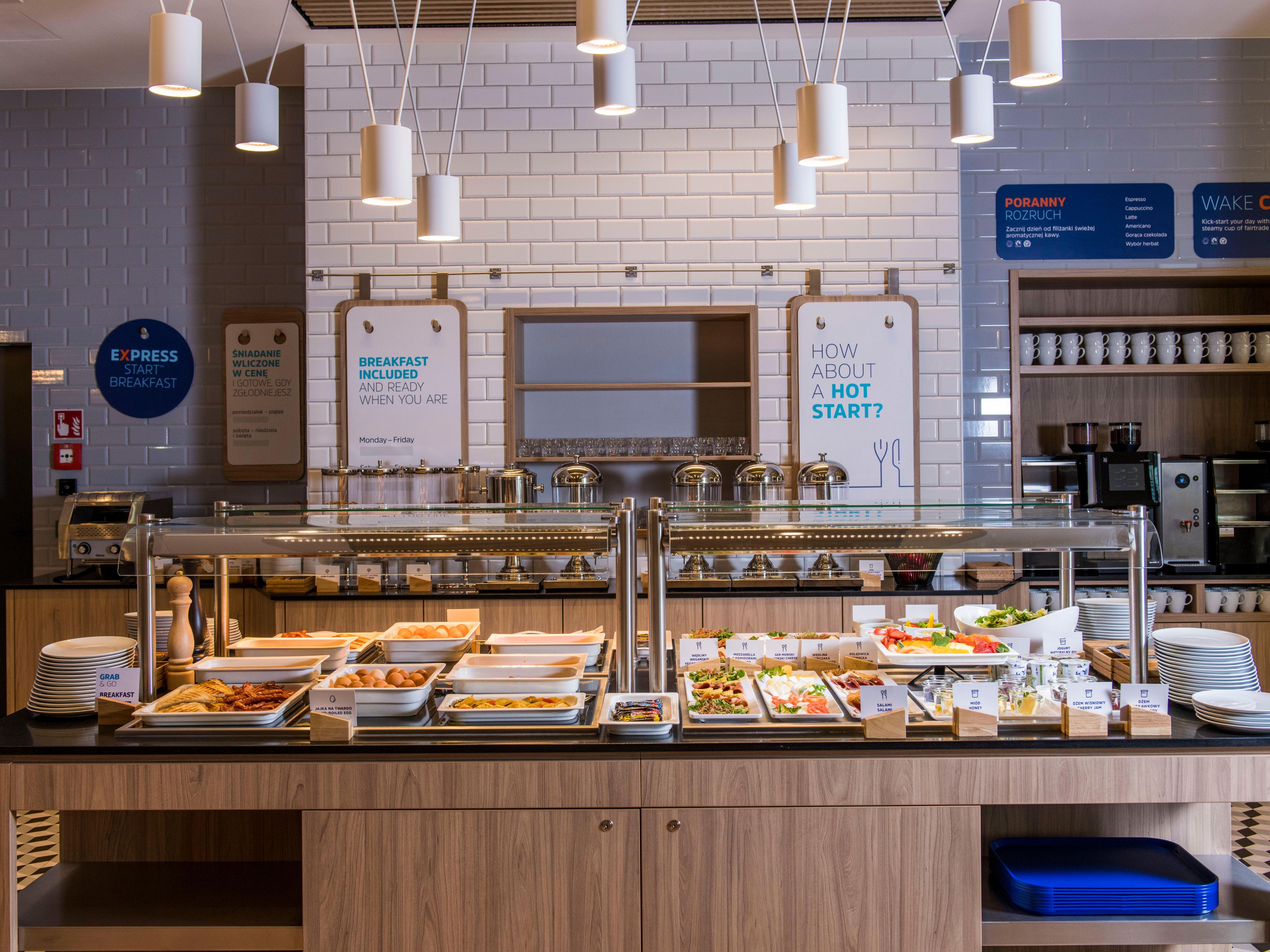 Express Start ™Breakfast for guest is always free because we know how important a good start to the day is. We offer a wide selection of fresh and healthy products, such as a choice of cheeses, sliced cold cuts, bread, croissants, fruits and hot items. If you are in a hurry to the office, you can also enjoy a special Grab & Go bag.
