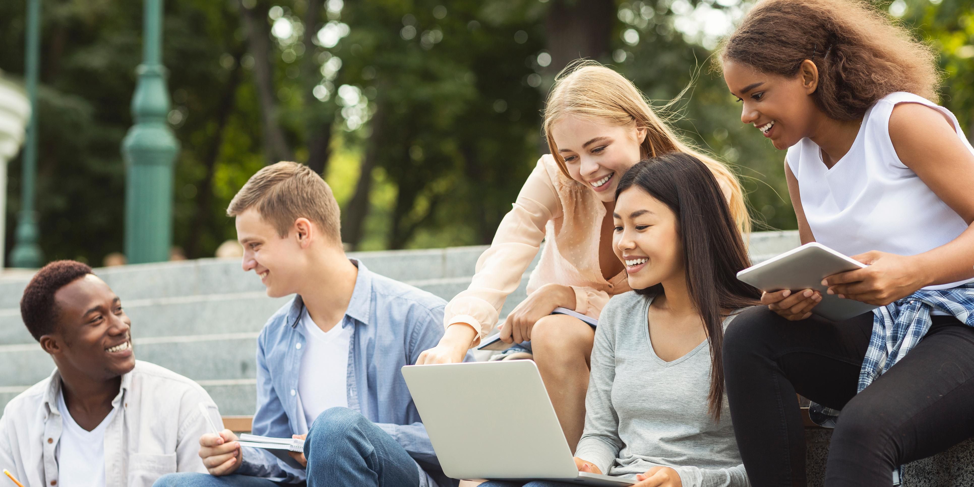 Whether you’re visiting for Parents Weekend, a Bruins Football Game or March Madness, we’ve got the perfect space for you to stay at Holiday Inn Express West Los Angeles-Santa Monica. UCLA is located just 3 miles from the hotel, so you can visit your favorite Bruin at school as much as you’d like! 