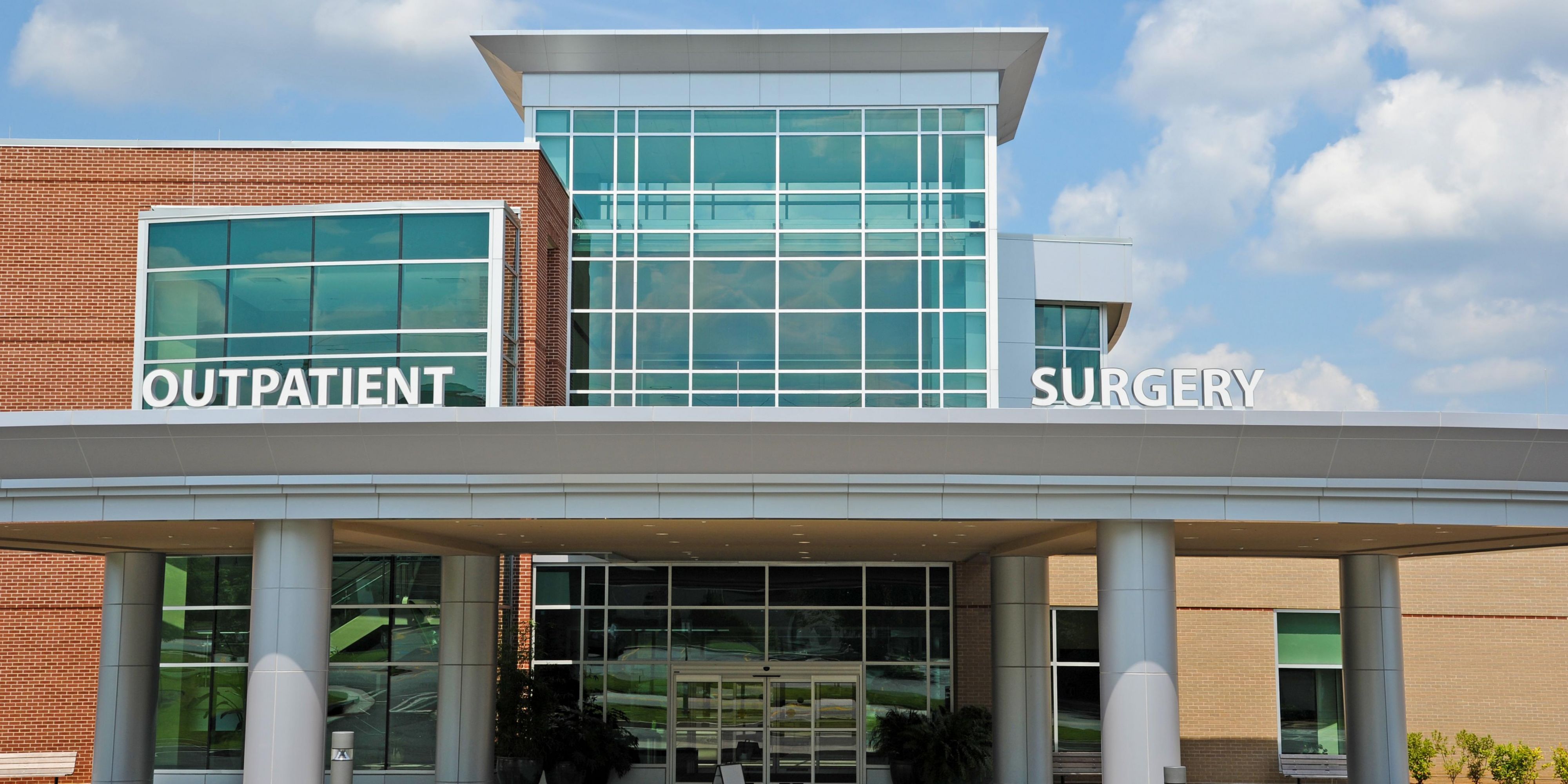 Have a loved one receiving services at the West LA VA Hospital? We have the perfect place for you to stay so you can easily visit them. Holiday Inn Express West LA is located less than a mile from the VA Hospital.  