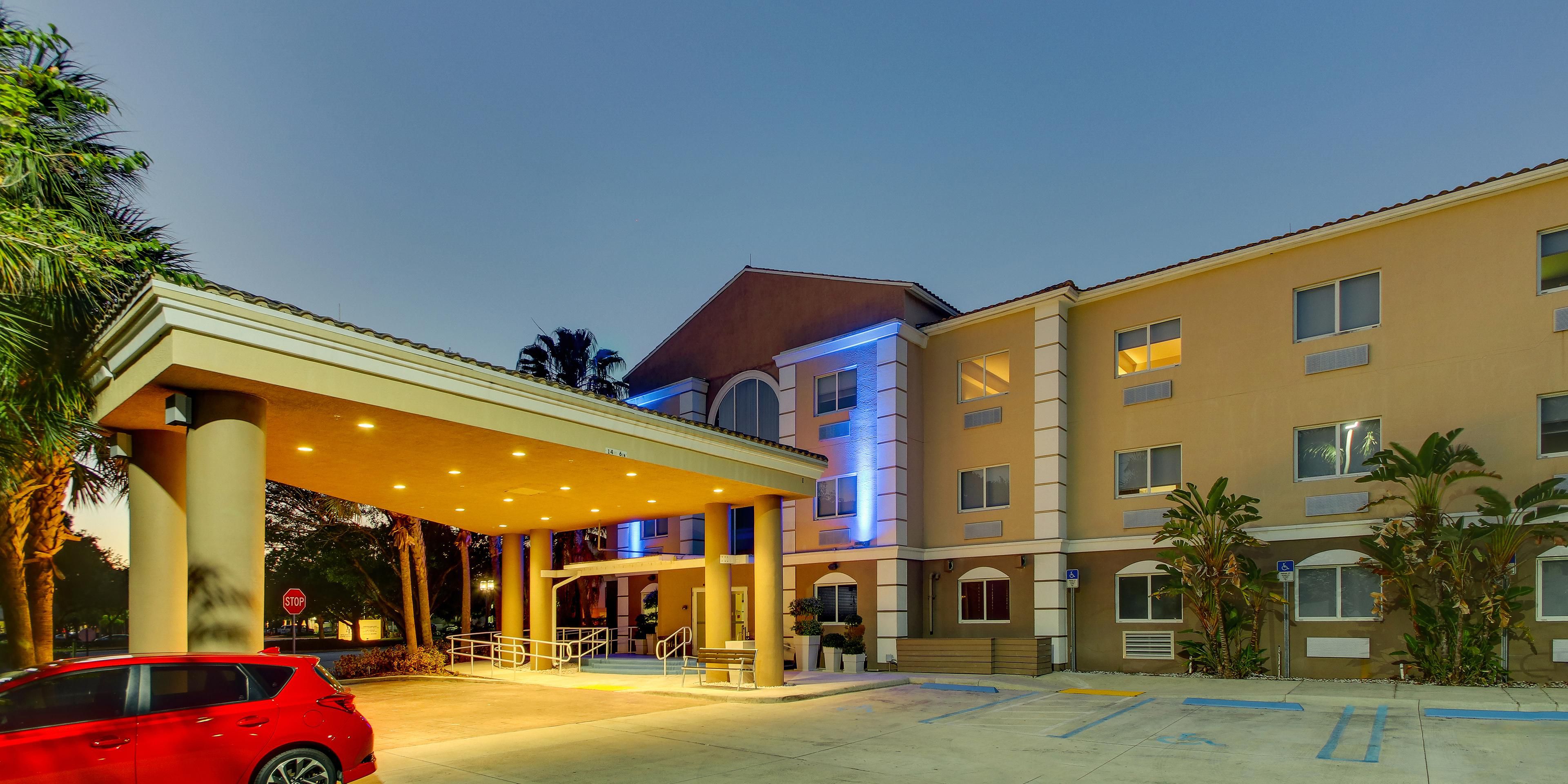 Hotels Near Port Of Palm Beach Fl Holiday Inn Express West Palm Beach Metrocentre