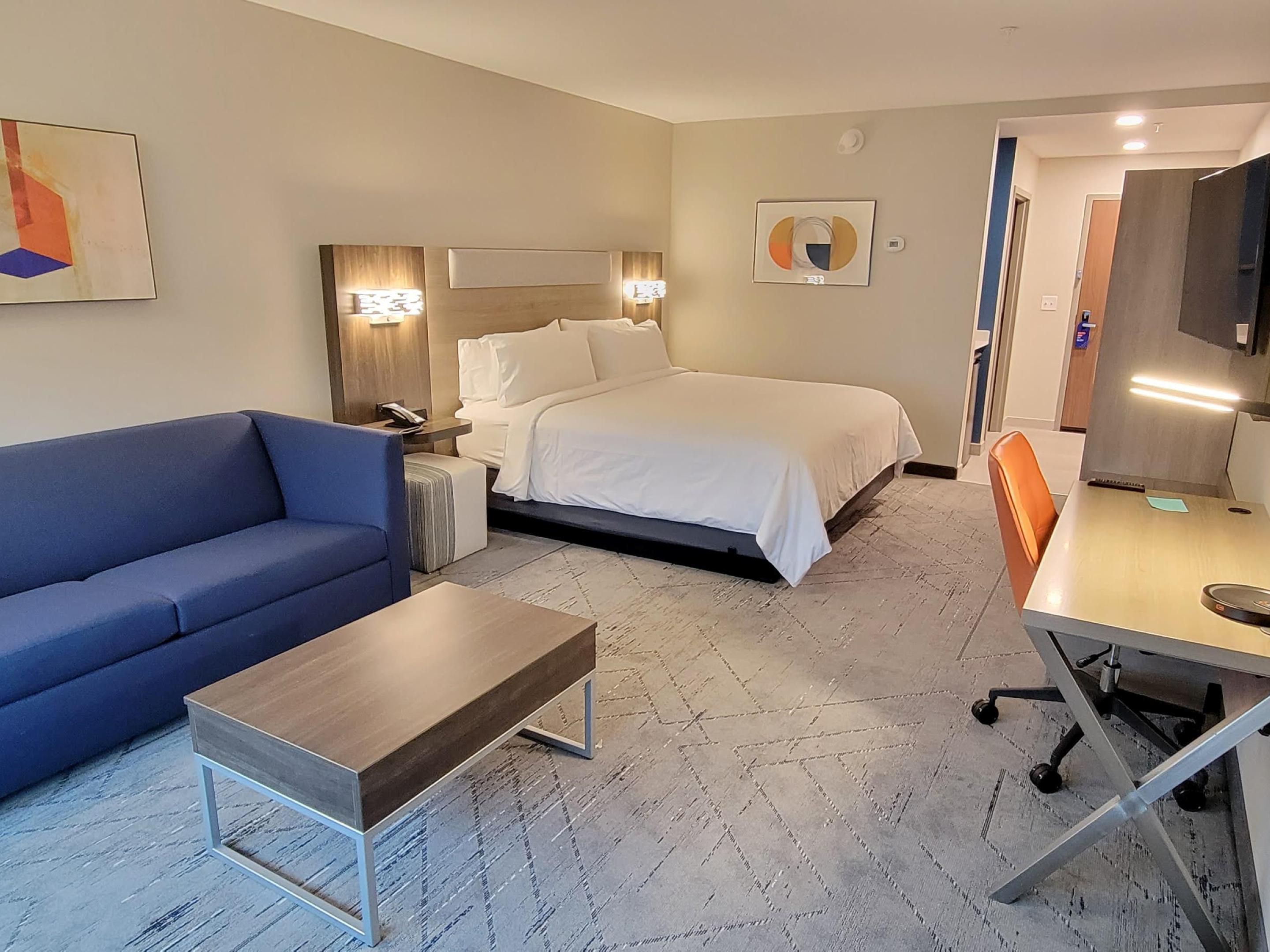 Holiday Inn Express White Marsh Guest Room & Suite Options