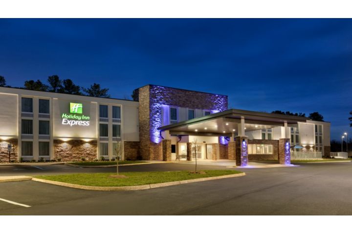 Holiday Inn Express Williamsbrg Busch Gardens