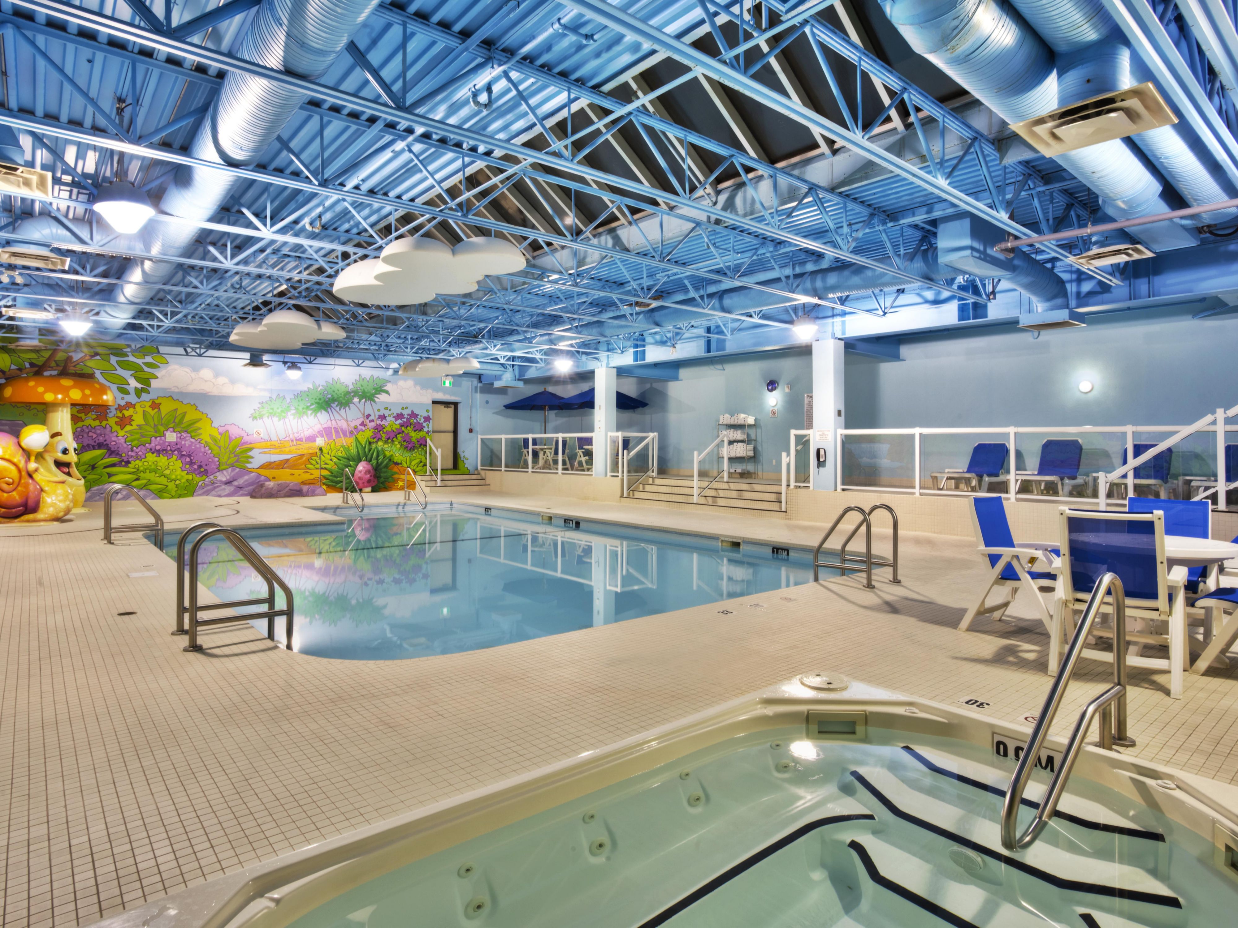 Winnipeg Hotel with Hot Tub & Indoor Heated Swimming Pool