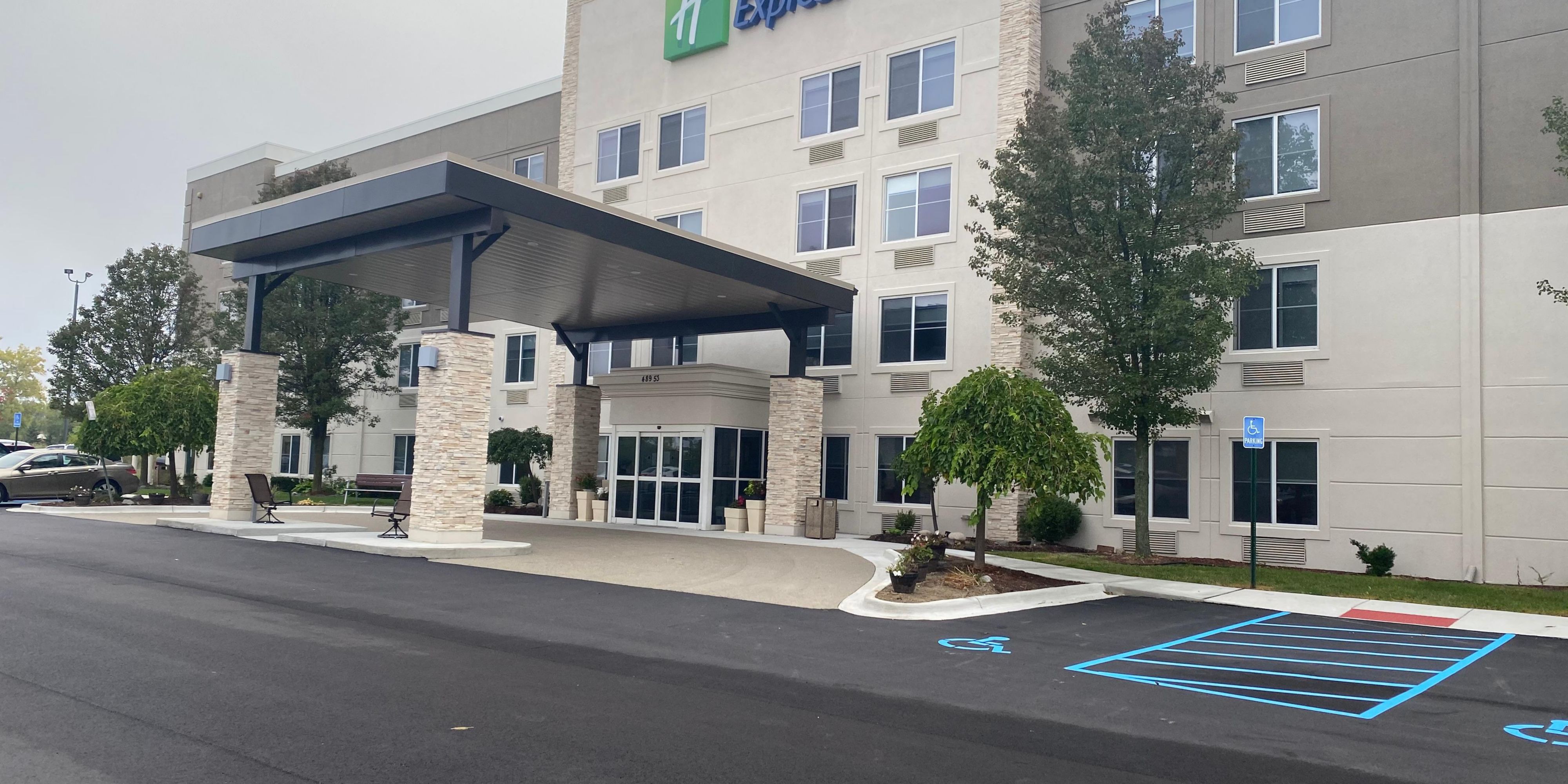 Holiday Inn Express Wixom