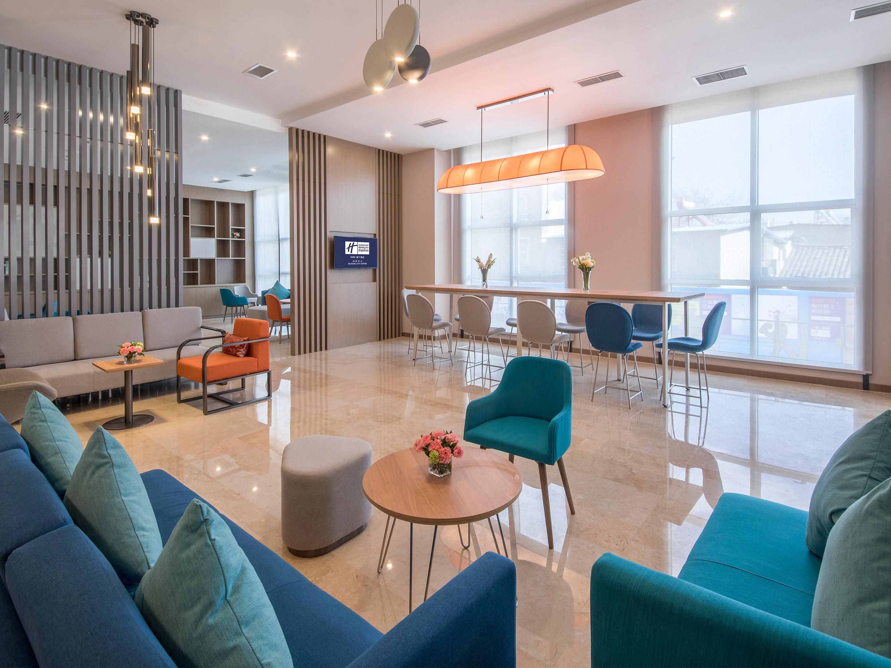 Lobby Bar