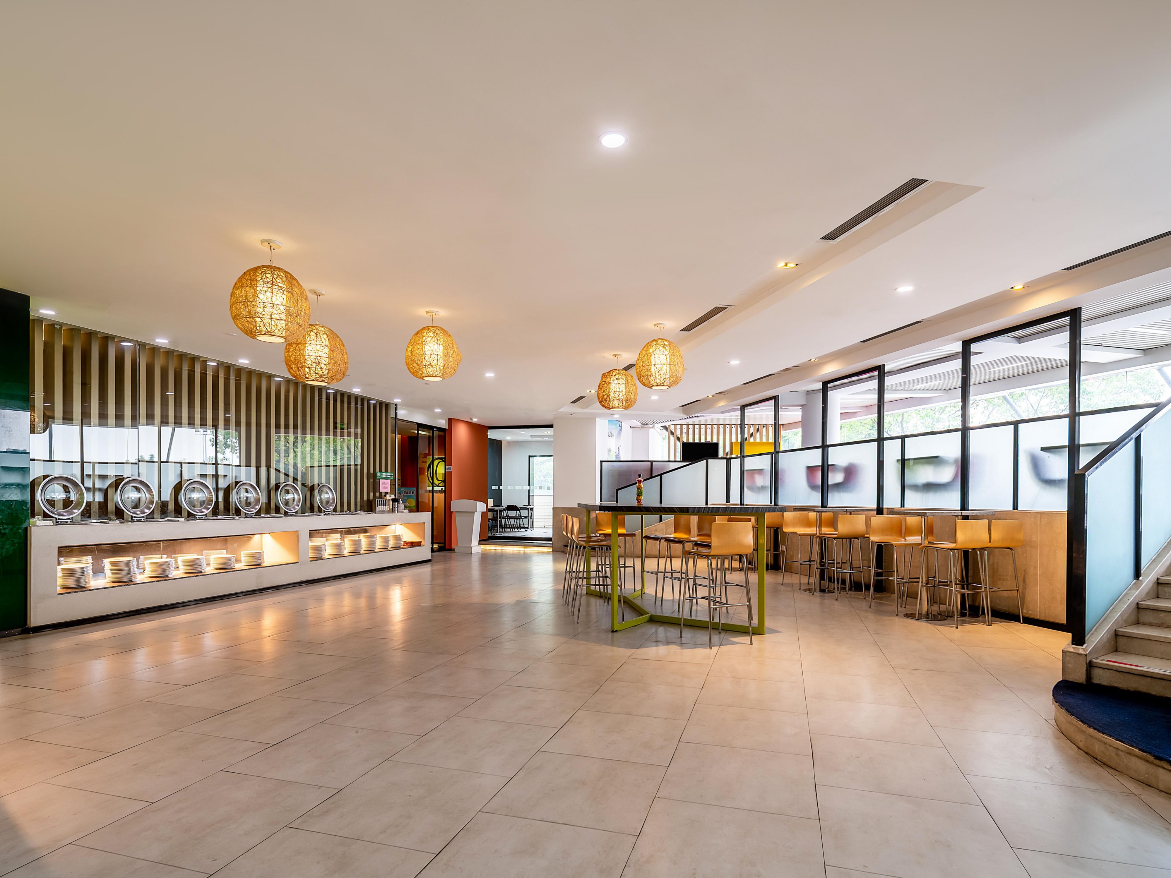 Holiday Inn Express Yangzhou City Center - Image2