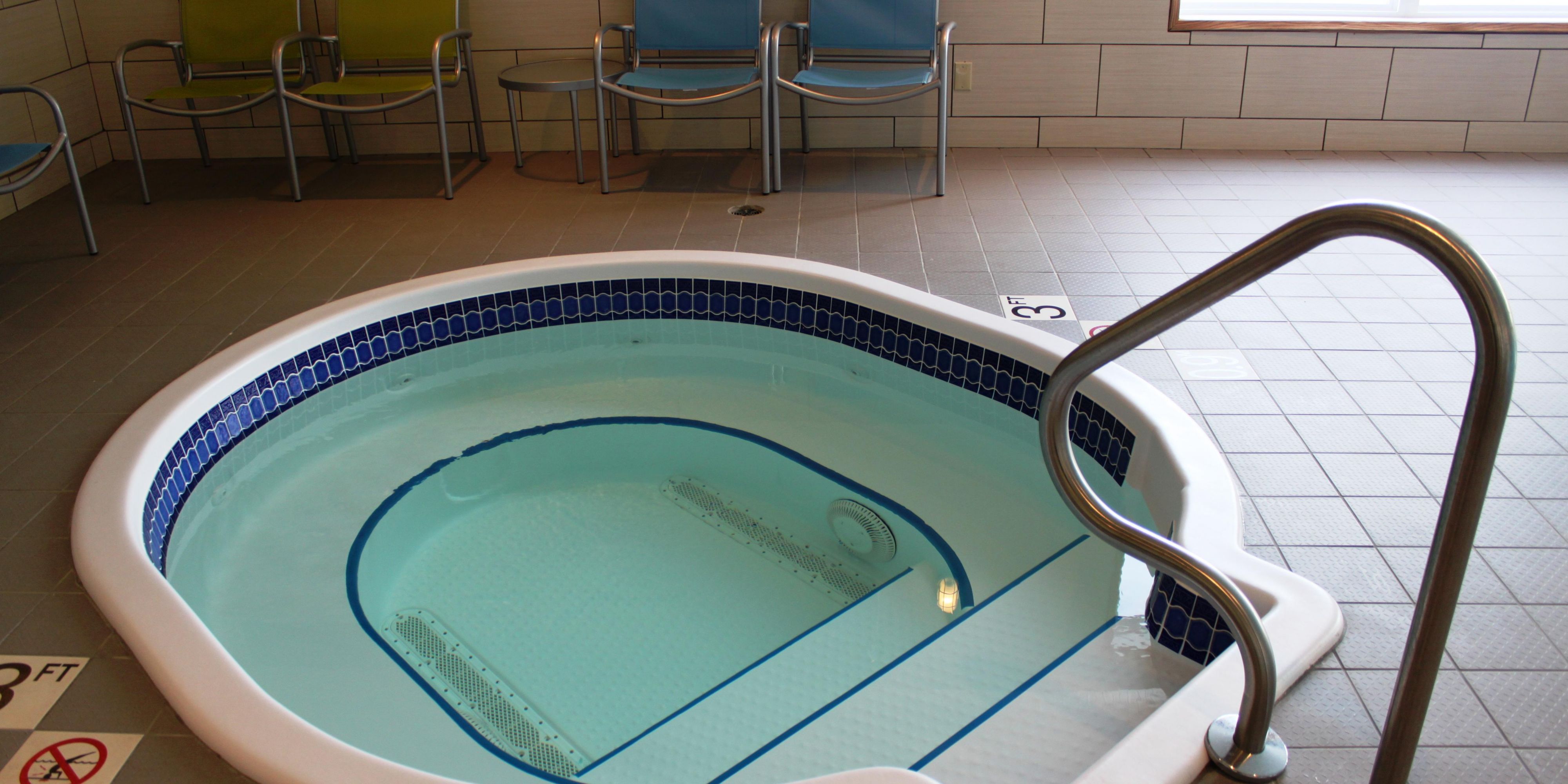 Relax in our hot tub after a long meeting or take a dip in the pool after your workout. Open daily from 9am-10pm.