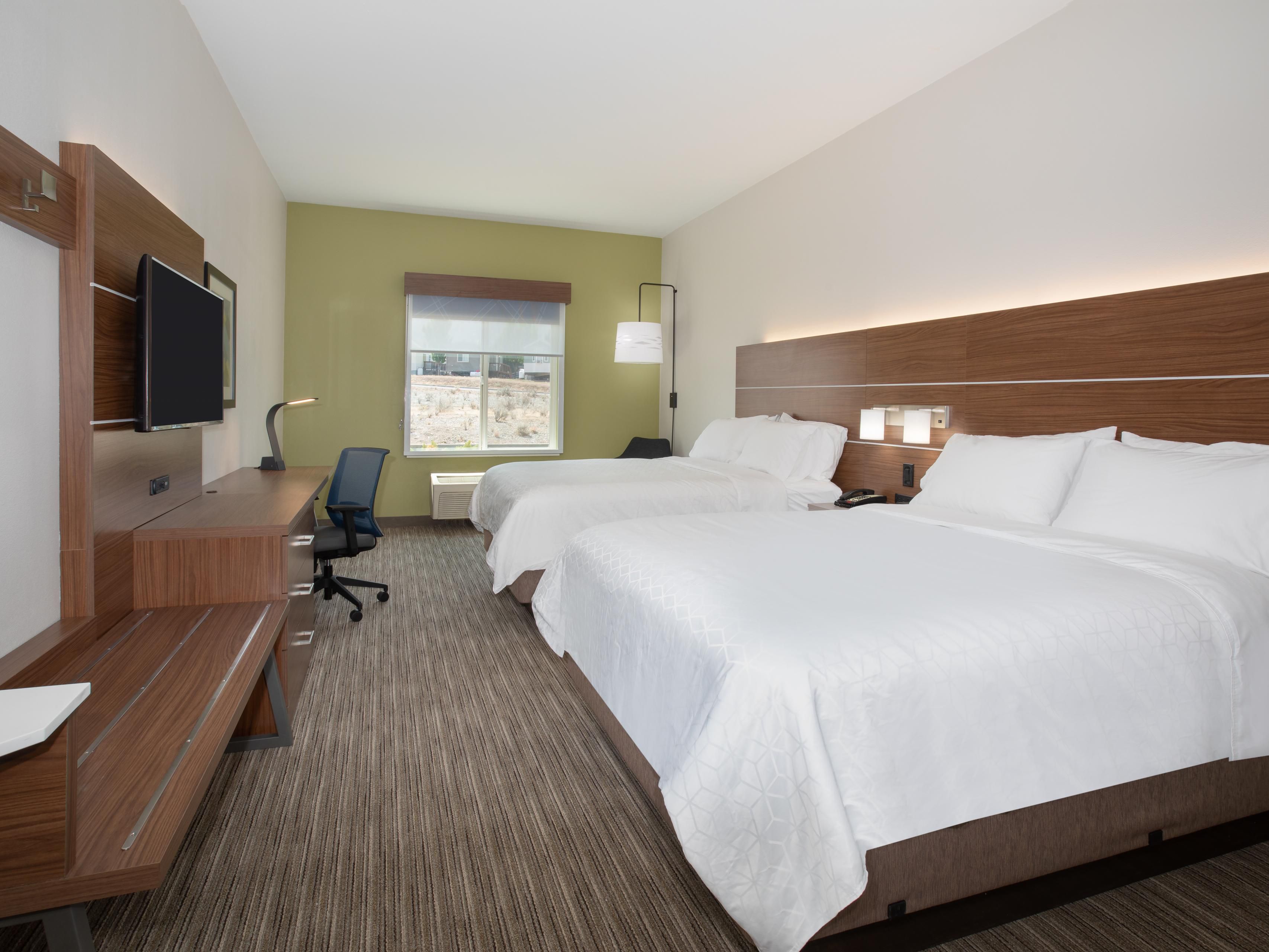 Queen Bed Guest Room