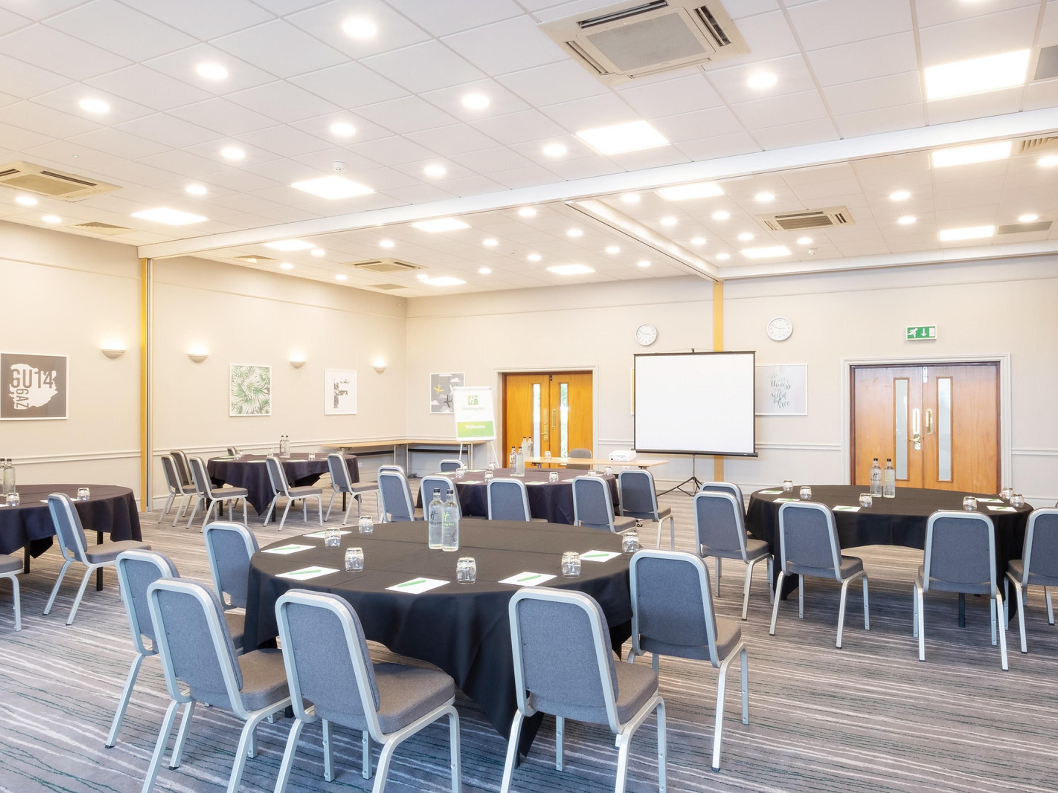 Choose from one of the hotel's ten flexible meeting spaces, where your delegates are assured of a successful event. Hosting up to 190 delegates, our meeting rooms are suitable for boardroom meetings, exhibitions, presentations and much more. 