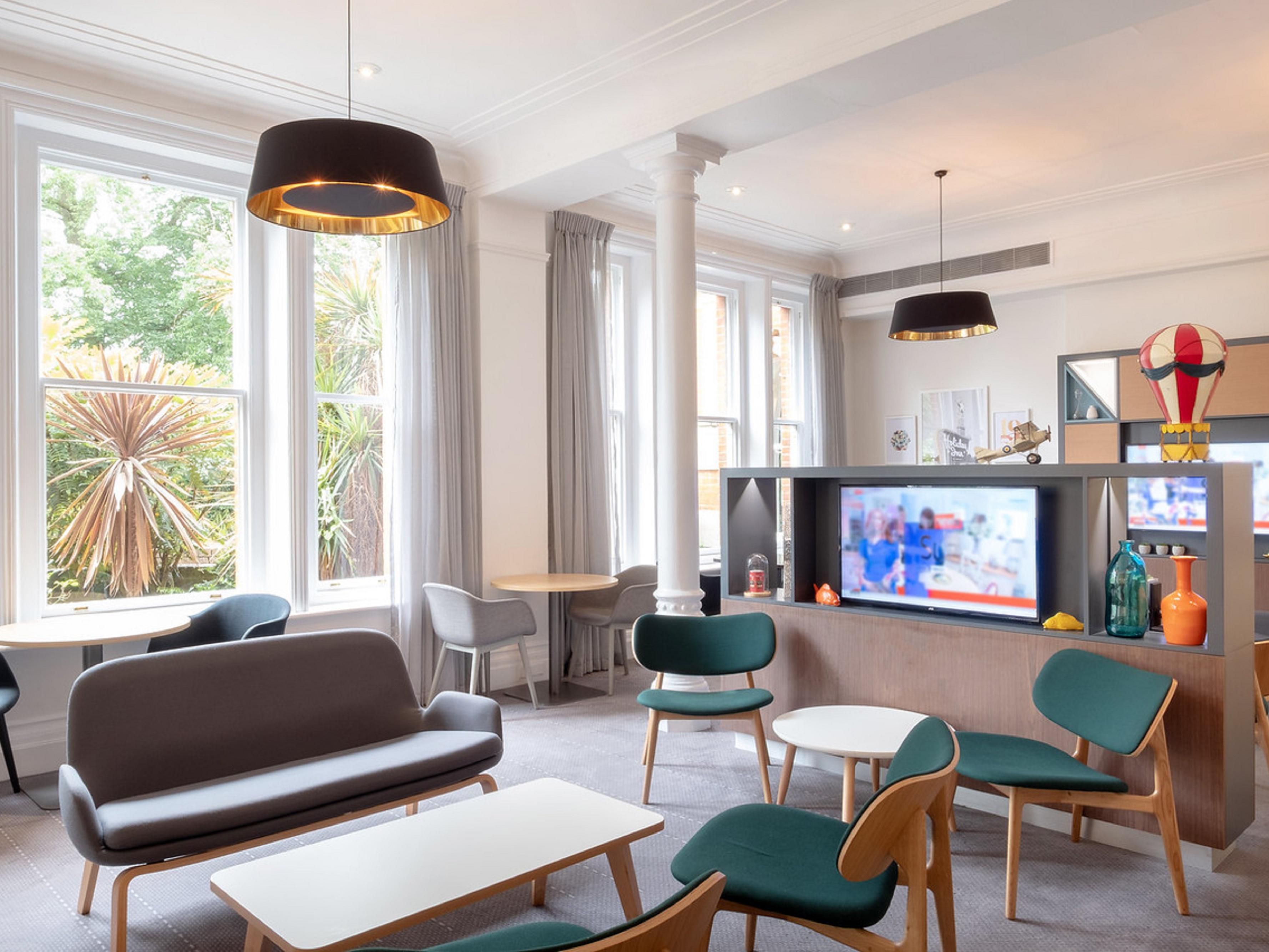 Our modern, stylish Open Lobby offers a warm welcome and exceptional service. The Open Lobby offers all-day dining and serves a selection of dishes sourced from the best sustainable British ingredients.